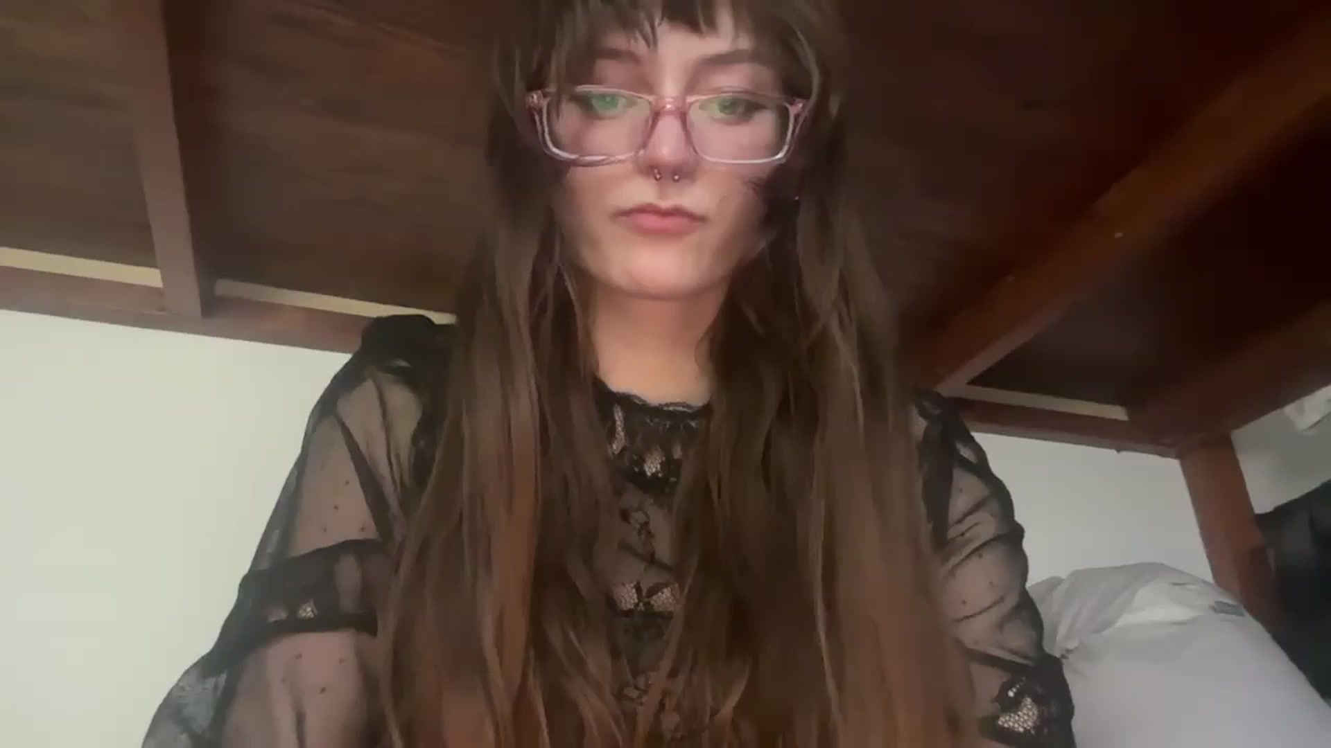 Gallery image thumbnail from GOTHBABEE's myfreecams stream on, 04/28/2026, 21:13 image 6 of 20