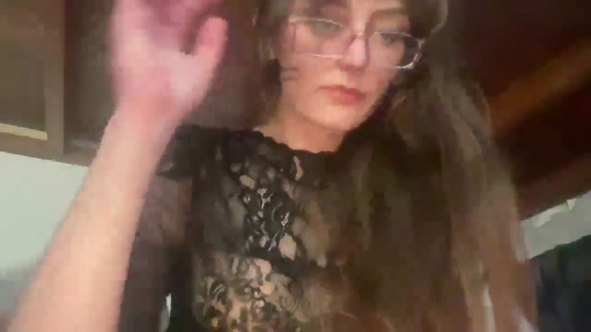 Gallery image thumbnail from GOTHBABEE's myfreecams stream on, 04/28/2026, 21:13 image 4 of 20
