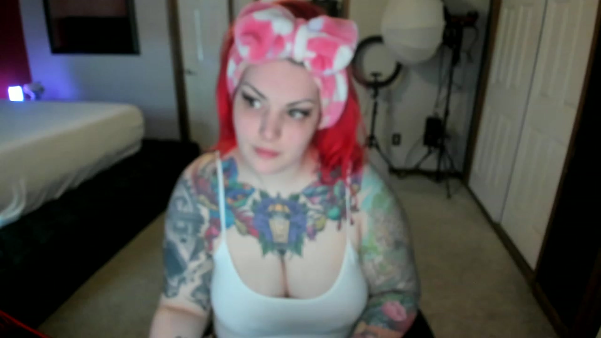Gallery image thumbnail from Gaberiella's myfreecams stream on, 12/31/2022, 18:27 image 3 of 20