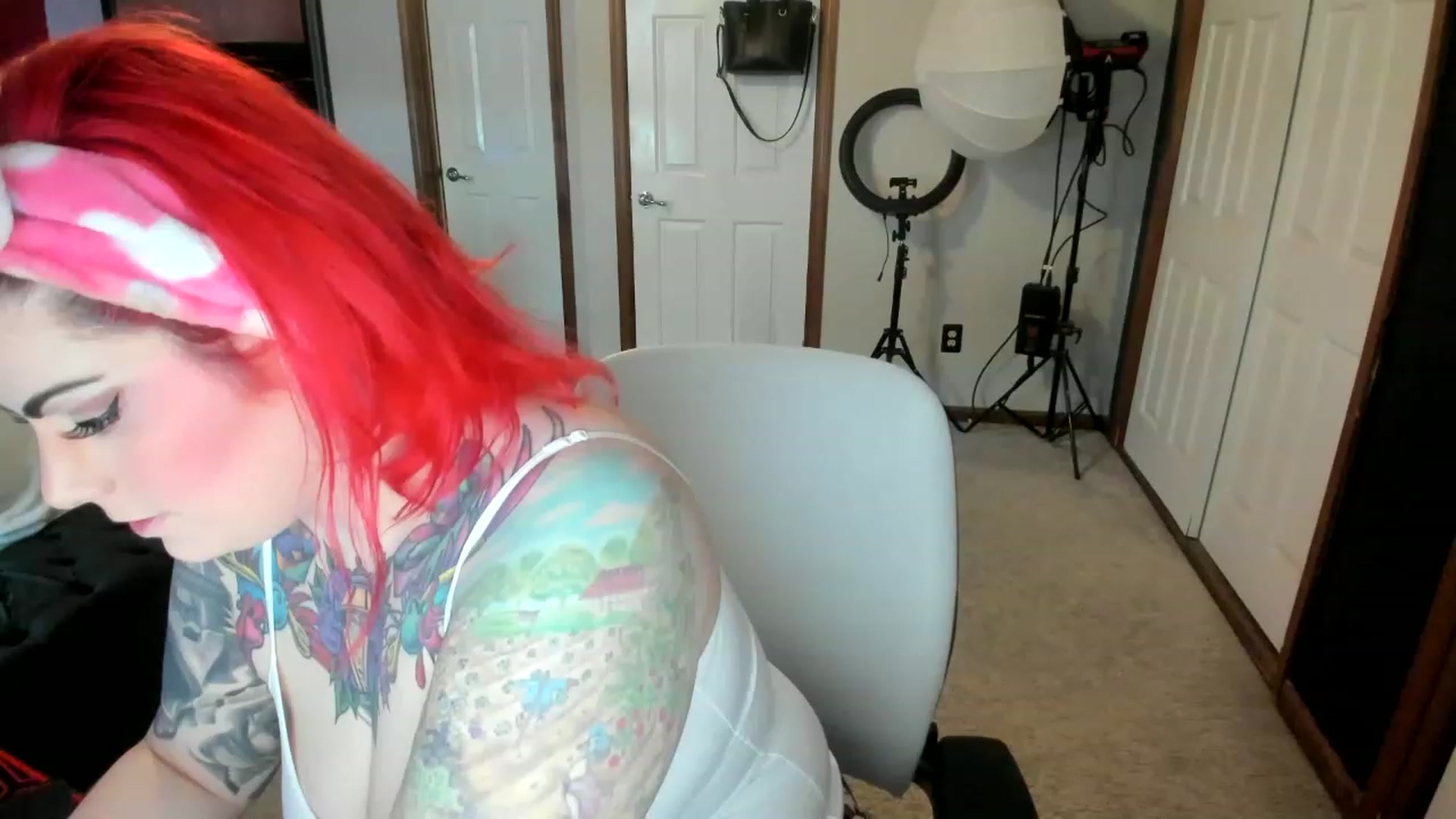 Gallery image thumbnail from Gaberiella's myfreecams stream on, 12/31/2022, 18:27 image 13 of 20