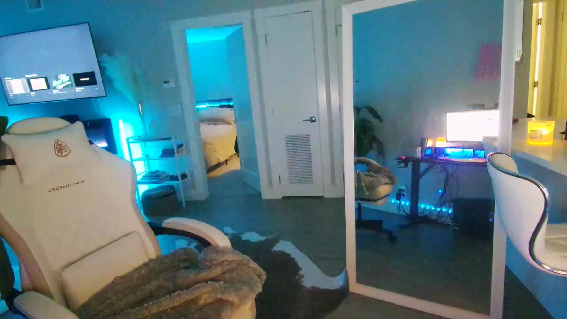 Gallery image thumbnail from GabrielaKunis's myfreecams stream on, 05/17/2026, 09:36 image 2 of 20