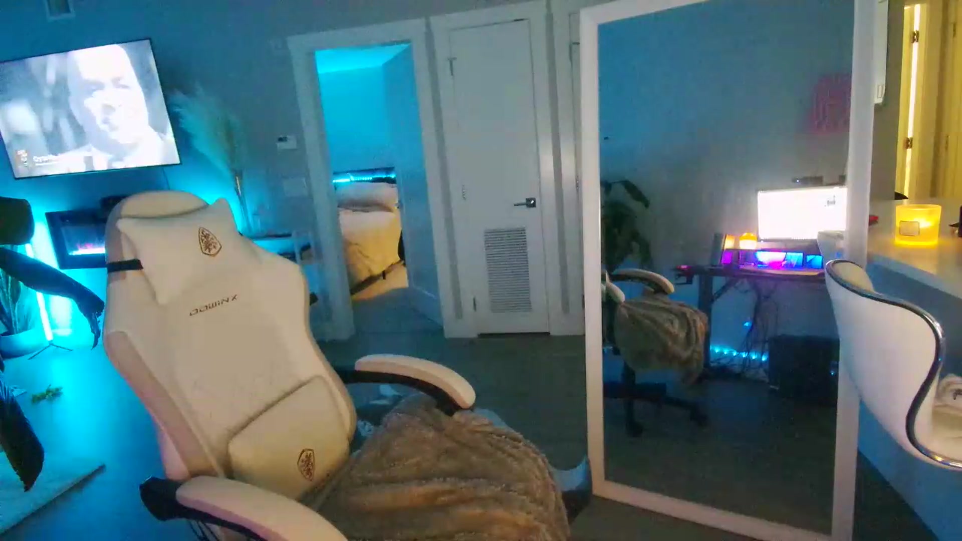 Gallery image thumbnail from GabrielaKunis's myfreecams stream on, 05/17/2026, 09:36 image 14 of 20