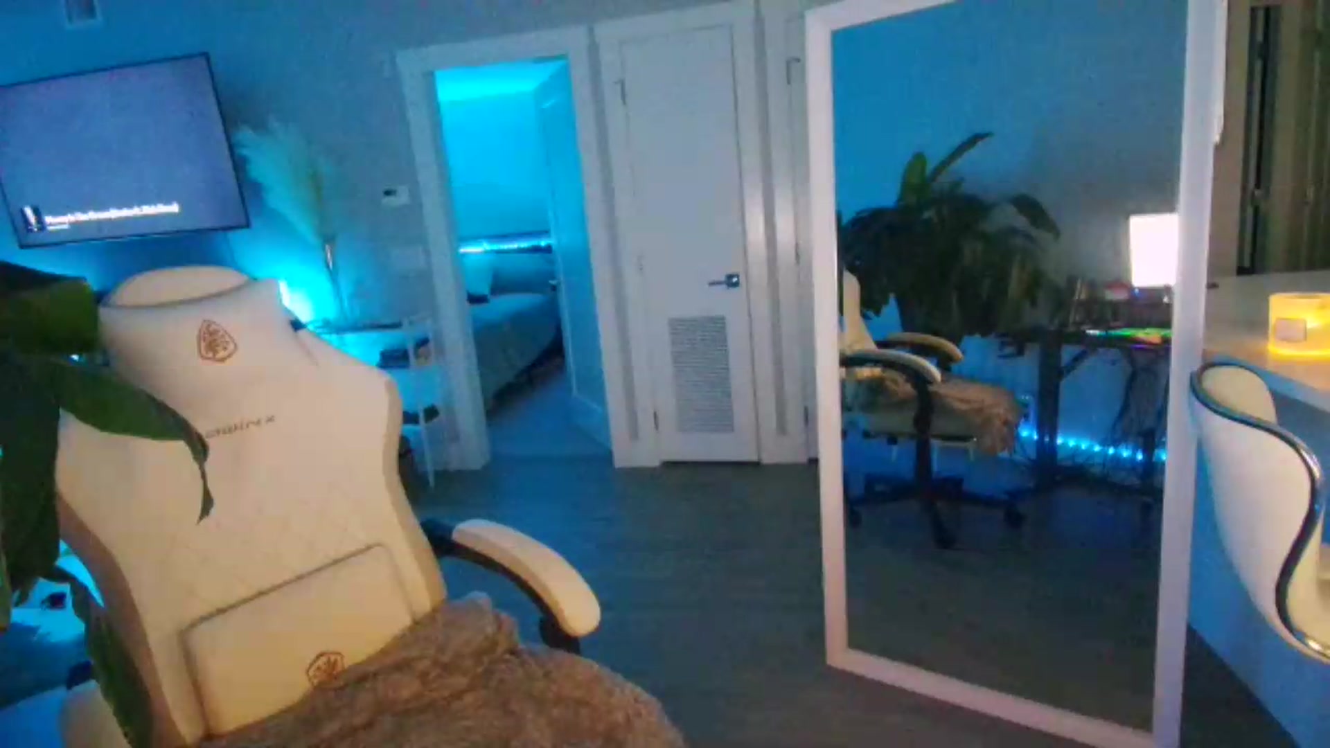Gallery image thumbnail from GabrielaKunis's myfreecams stream on, 05/18/2026, 05:40 image 10 of 20