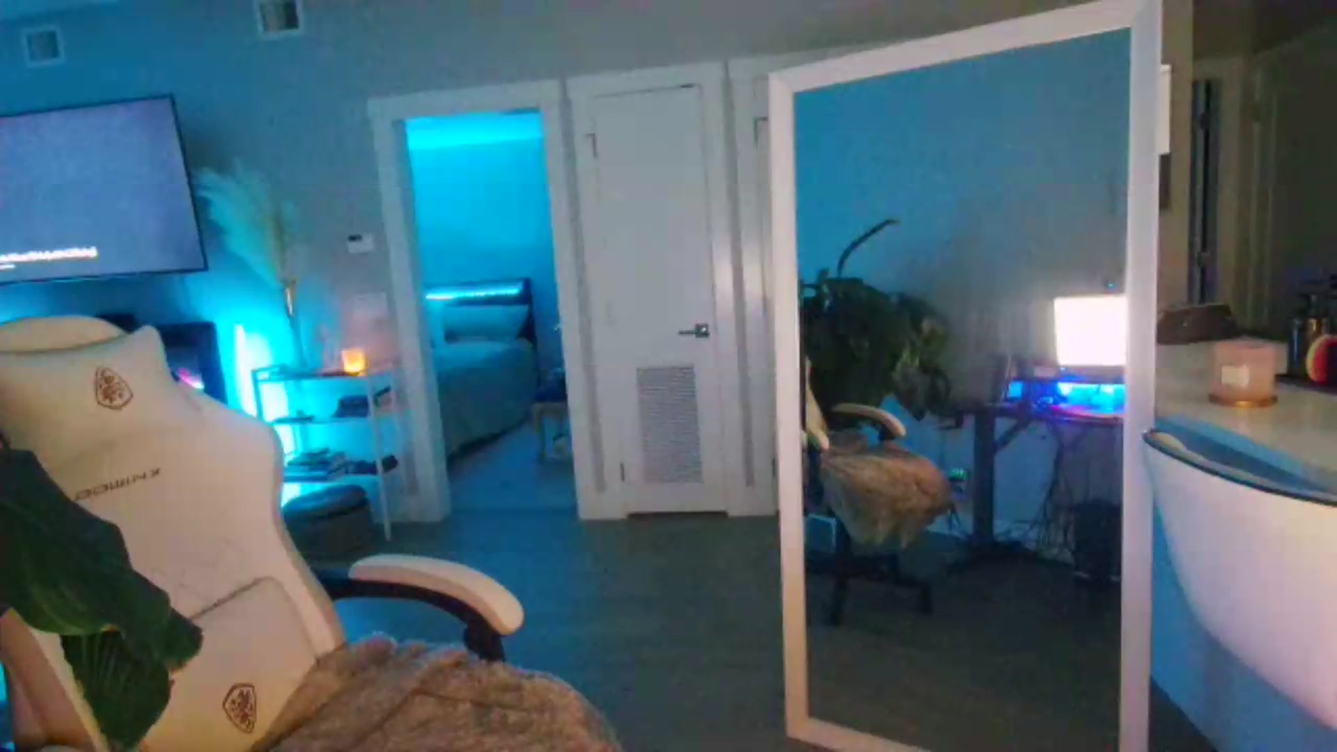 Gallery image thumbnail from GabrielaKunis's myfreecams stream on, 05/24/2026, 07:00 image 2 of 20