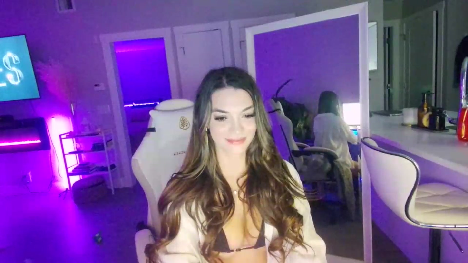 Gallery image thumbnail from GabrielaKunis's myfreecams stream on, 05/25/2026, 06:26 image 8 of 20
