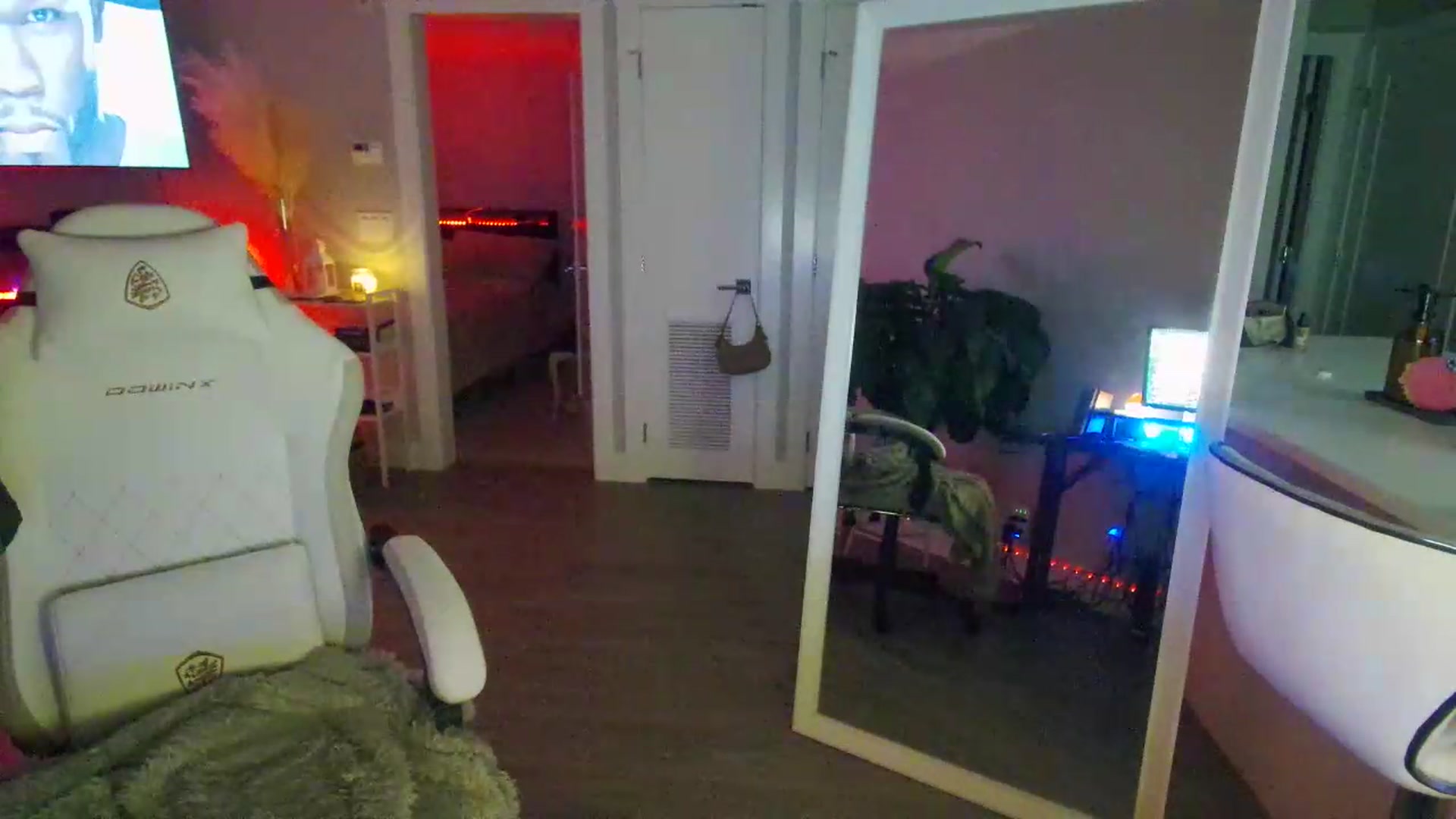 Gallery image thumbnail from GabrielaKunis's myfreecams stream on, 06/07/2026, 06:40 image 2 of 20