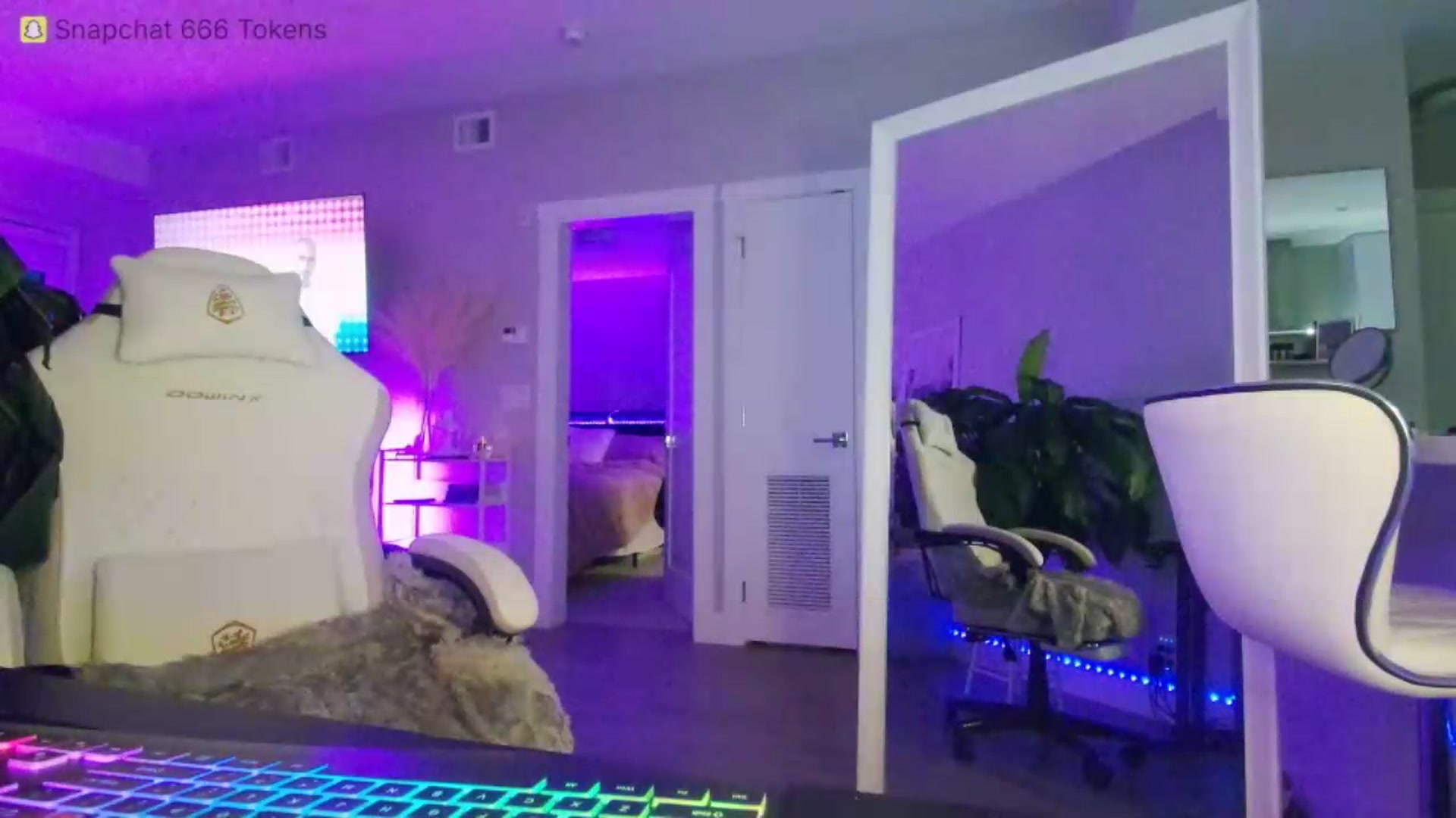 Gallery image thumbnail from GabrielaKunis's myfreecams stream on, 06/22/2026, 05:54 image 4 of 20