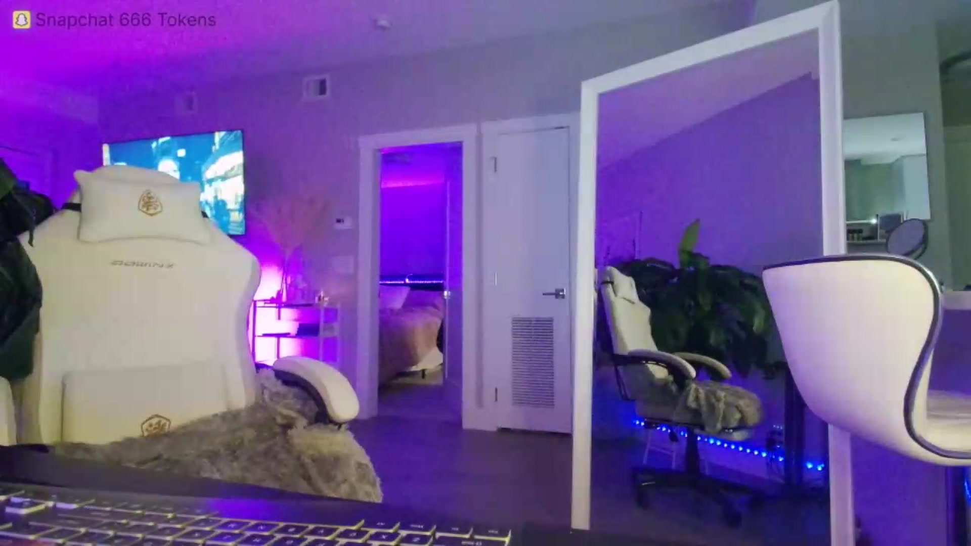 Gallery image thumbnail from GabrielaKunis's myfreecams stream on, 06/22/2026, 05:54 image 5 of 20