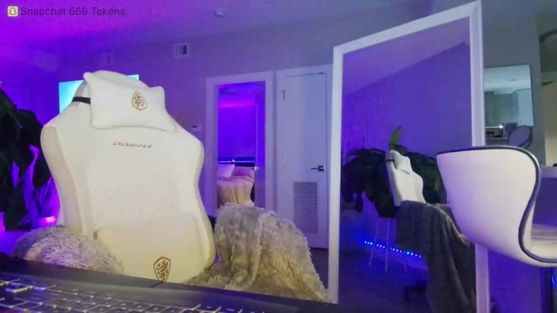 Gallery image thumbnail from GabrielaKunis's myfreecams stream on, 06/22/2026, 06:44 image 5 of 20