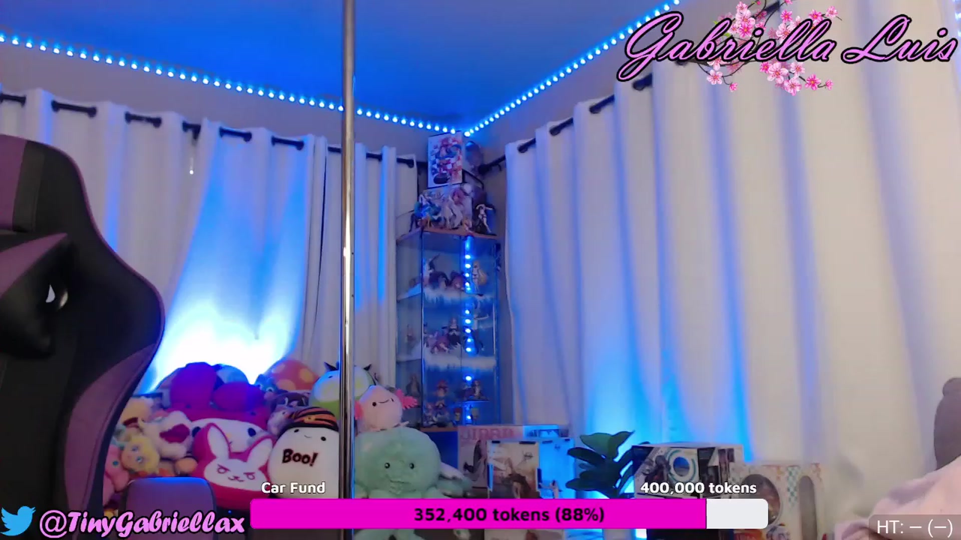 Gallery image thumbnail from GabriellaLuis's myfreecams stream on, 03/19/2023, 03:07 image 9 of 20