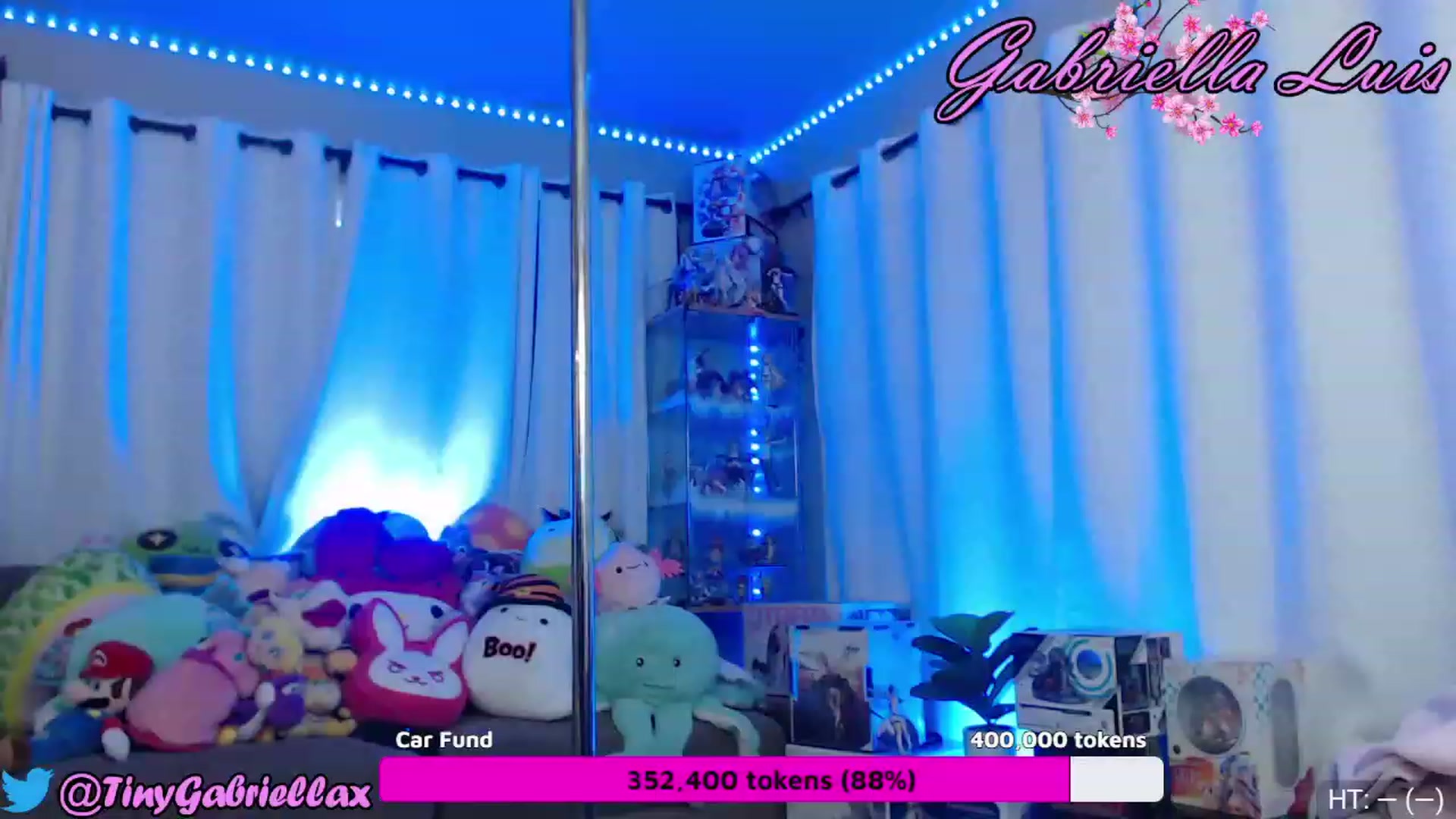 Gallery image thumbnail from GabriellaLuis's myfreecams stream on, 03/19/2023, 03:07 image 5 of 20