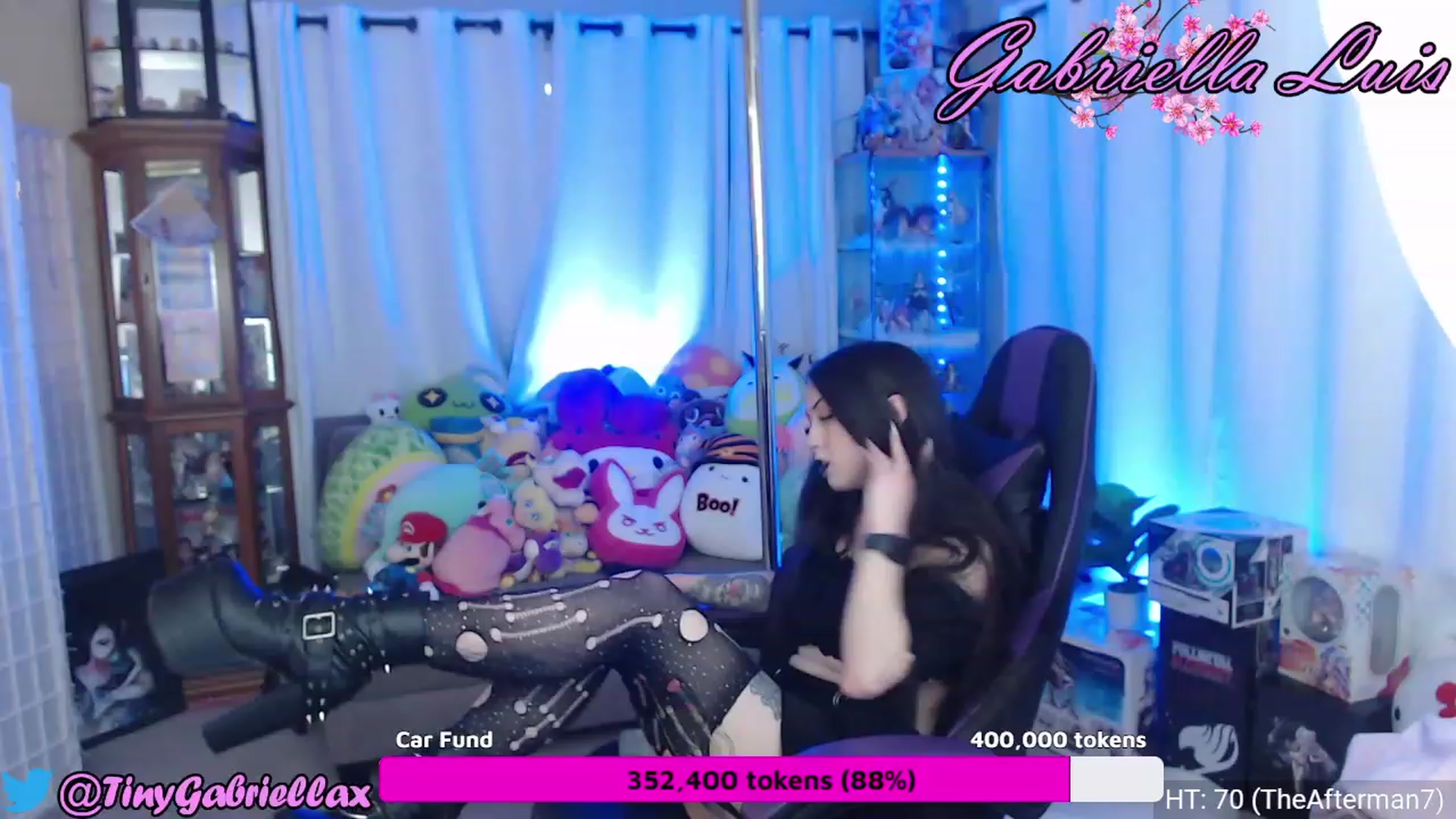 Gallery image thumbnail from GabriellaLuis's myfreecams stream on, 03/19/2023, 03:07 image 12 of 20