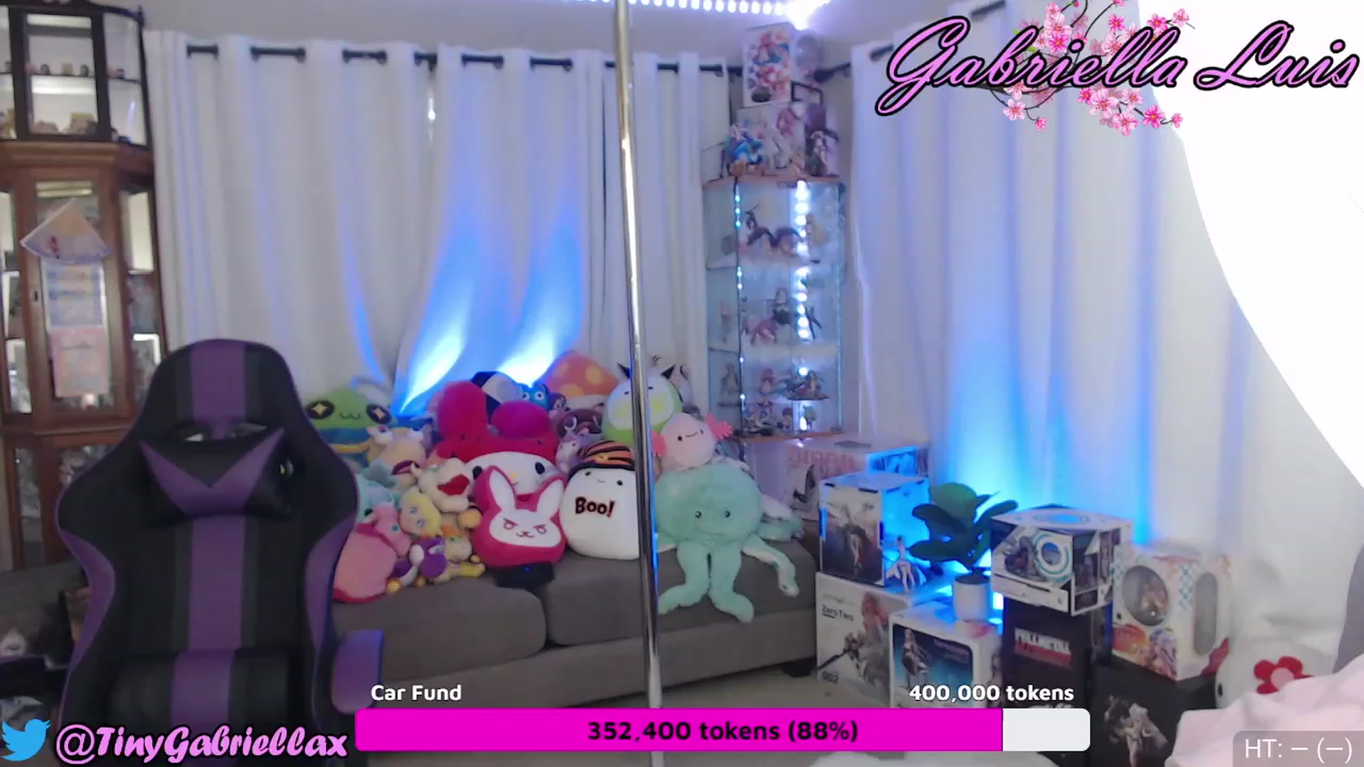 Gallery image thumbnail from GabriellaLuis's myfreecams stream on, 03/19/2023, 03:07 image 1 of 20
