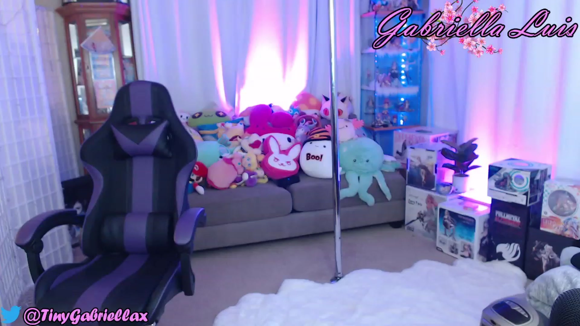 Gallery image thumbnail from GabriellaLuis's myfreecams stream on, 03/31/2023, 01:33 image 15 of 20
