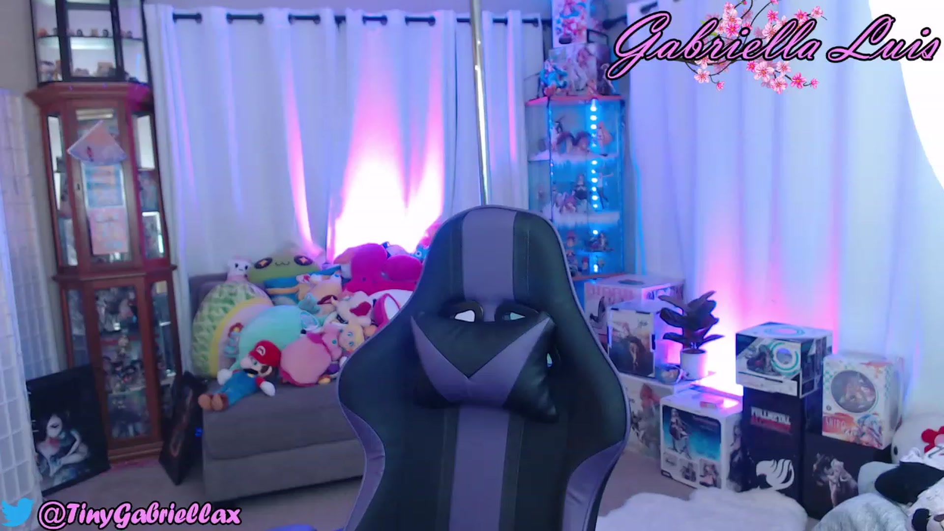 Gallery image thumbnail from GabriellaLuis's myfreecams stream on, 03/31/2023, 01:33 image 10 of 20