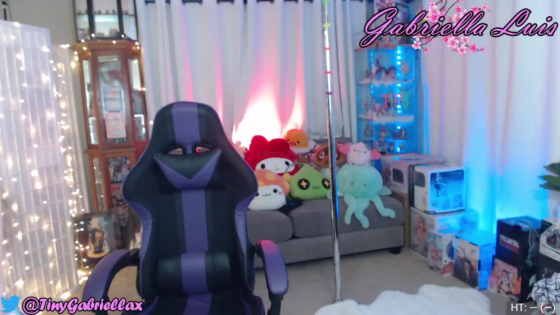Gallery image thumbnail from GabriellaLuis's myfreecams stream on, 05/11/2023, 03:36 image 6 of 20