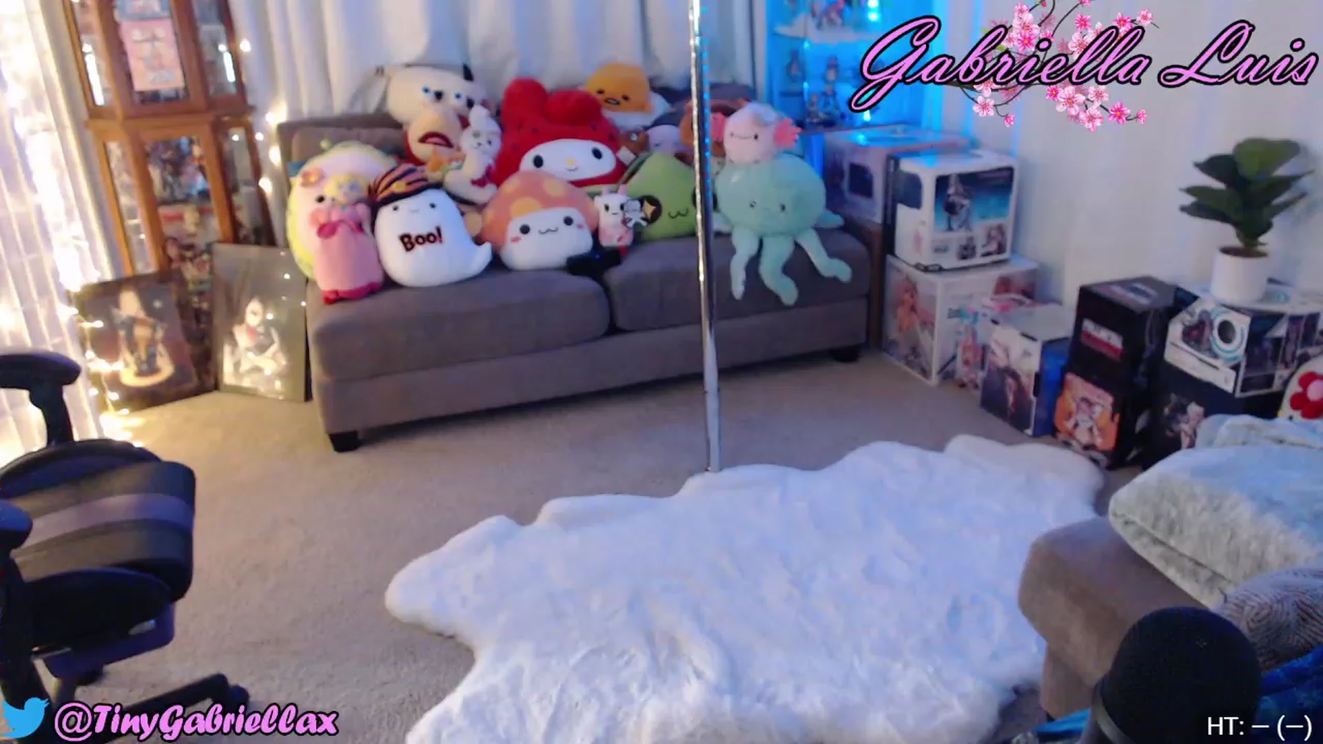Gallery image thumbnail from GabriellaLuis's myfreecams stream on, 05/14/2023, 01:45 image 4 of 20
