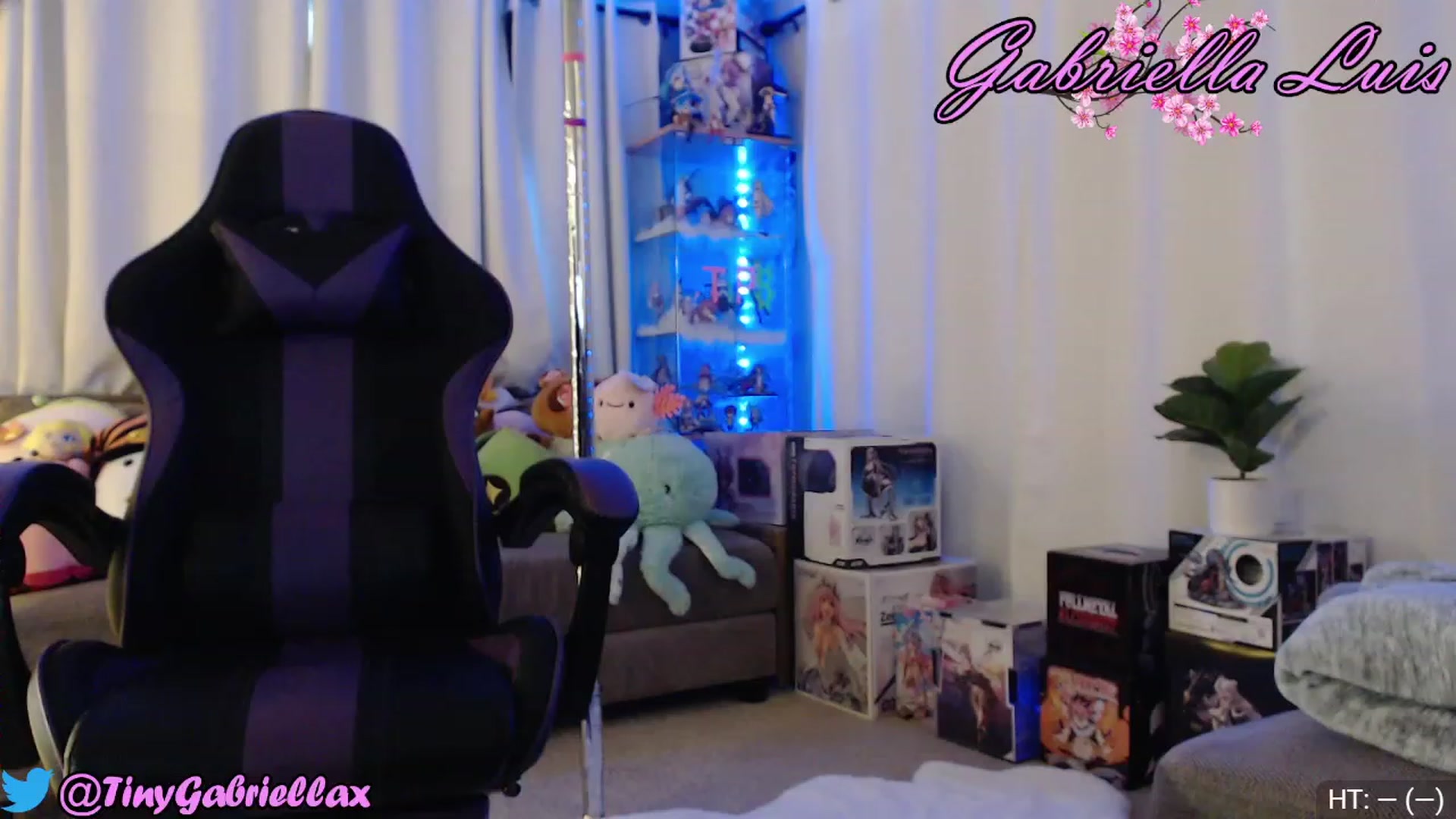 Gallery image thumbnail from GabriellaLuis's myfreecams stream on, 05/14/2023, 01:45 image 8 of 20