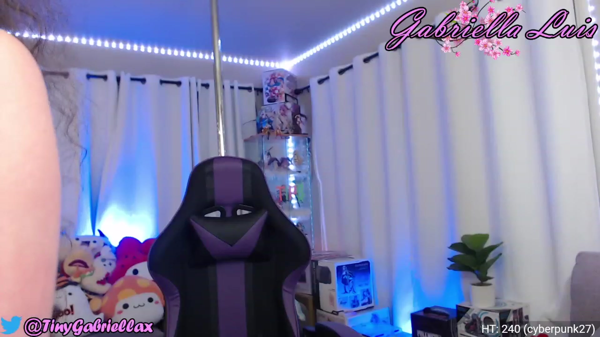 Gallery image thumbnail from GabriellaLuis's myfreecams stream on, 05/29/2023, 04:46 image 16 of 20
