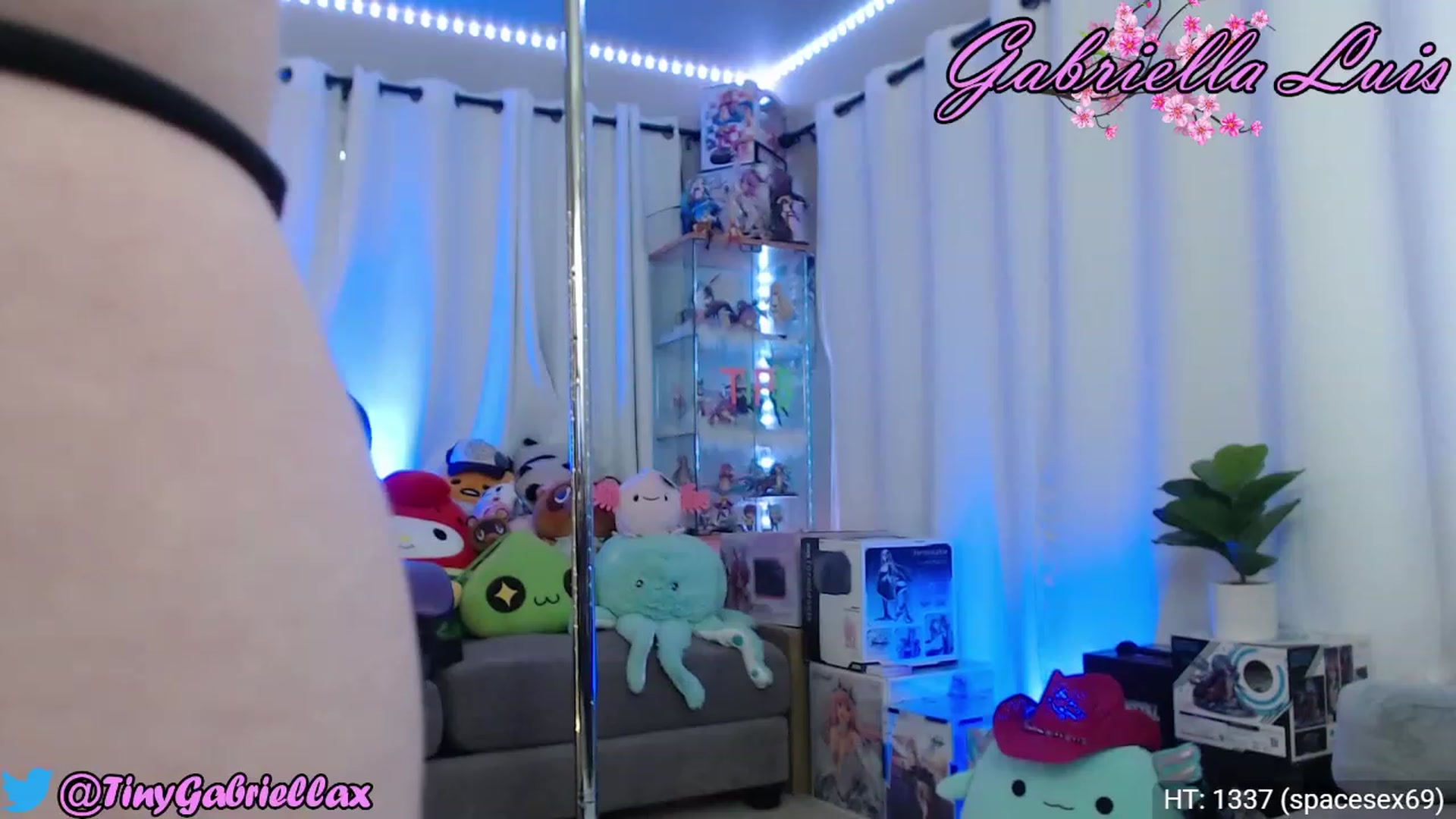 Gallery image thumbnail from GabriellaLuis's myfreecams stream on, 06/05/2023, 04:08 image 19 of 20