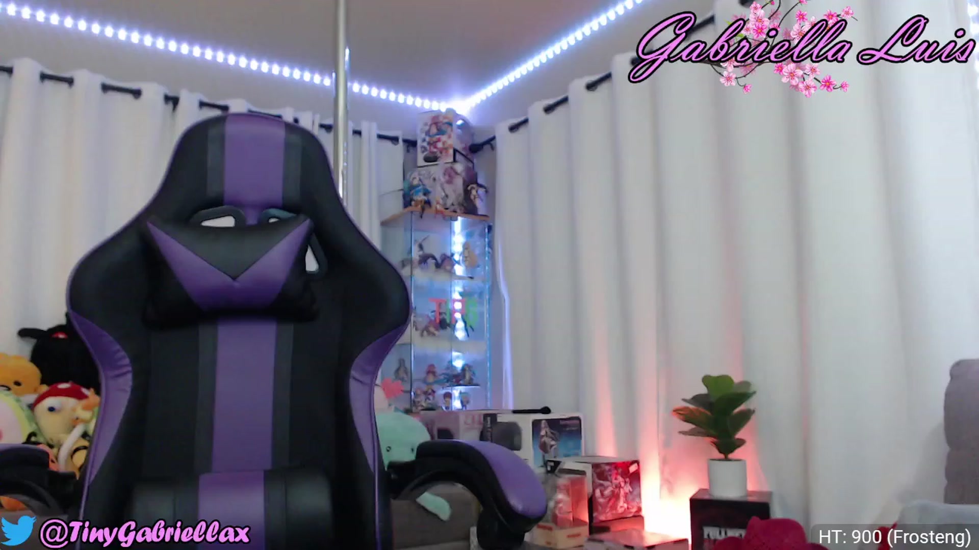 Gallery image thumbnail from GabriellaLuis's myfreecams stream on, 07/27/2023, 04:00 image 18 of 20