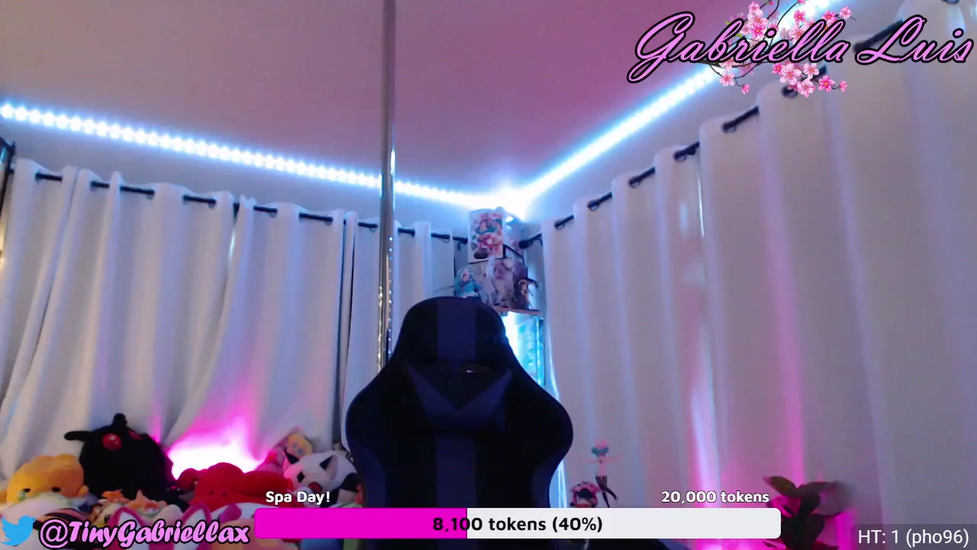 Gallery image thumbnail from GabriellaLuis's myfreecams stream on, 08/12/2023, 03:49 image 2 of 20