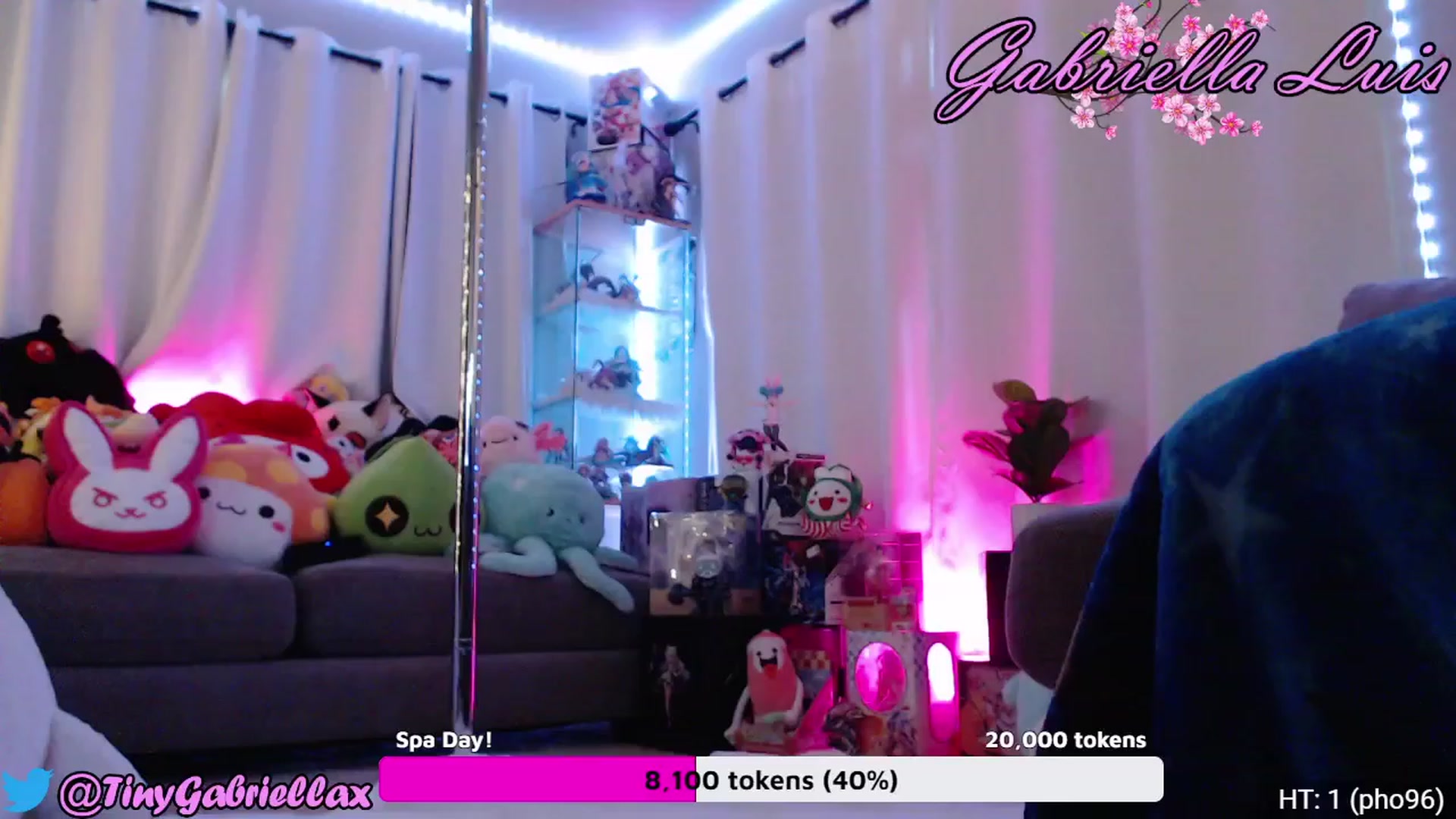 Gallery image thumbnail from GabriellaLuis's myfreecams stream on, 08/12/2023, 03:49 image 9 of 20