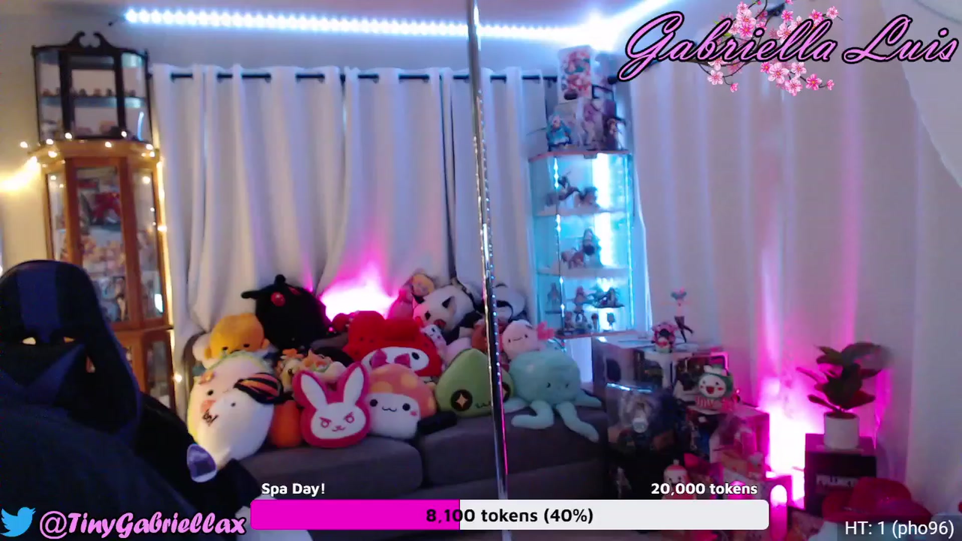 Gallery image thumbnail from GabriellaLuis's myfreecams stream on, 08/12/2023, 03:49 image 6 of 20