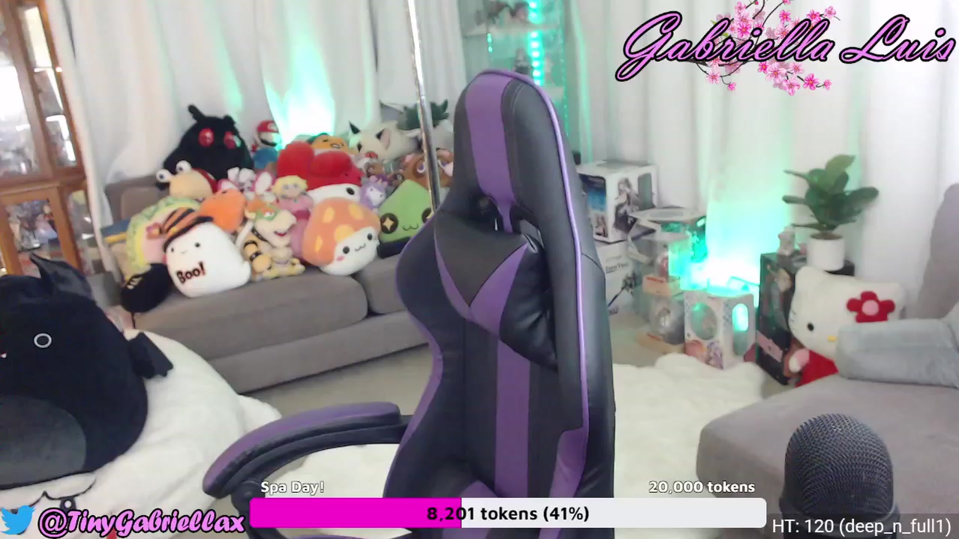 Gallery image thumbnail from GabriellaLuis's myfreecams stream on, 09/25/2023, 06:18 image 1 of 20