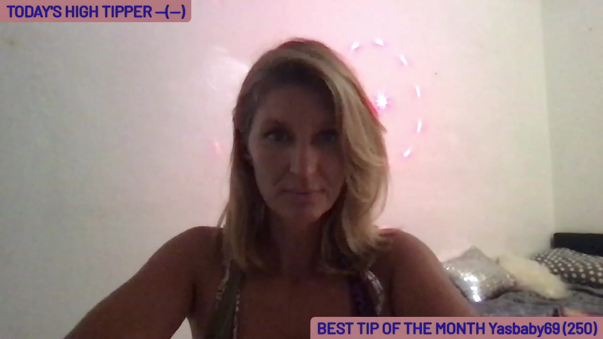 Gallery image thumbnail from GaiaBlueFire's myfreecams stream on, 06/04/2023, 15:56 image 19 of 20