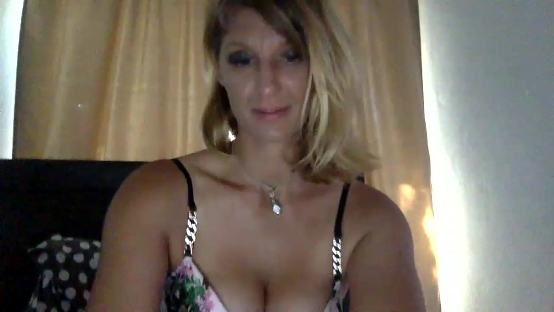 Gallery image thumbnail from GaiaBlueWater's myfreecams stream on, 01/19/2023, 16:44 image 1 of 20