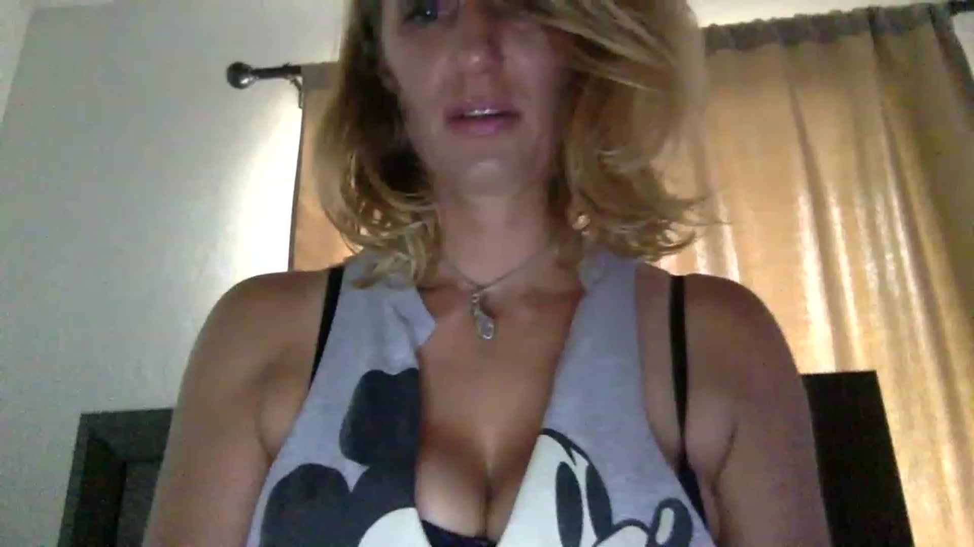 Gallery image thumbnail from GaiaBlueWater's myfreecams stream on, 01/20/2023, 17:22 image 17 of 20