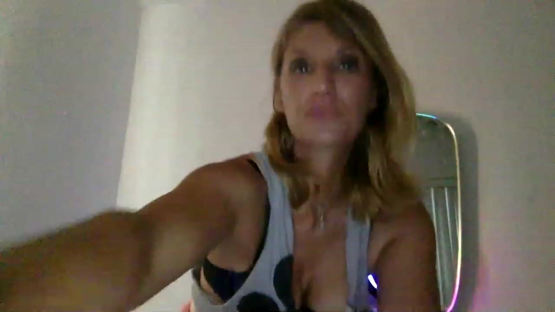 Gallery image thumbnail from GaiaBlueWater's myfreecams stream on, 01/20/2023, 18:19 image 5 of 20