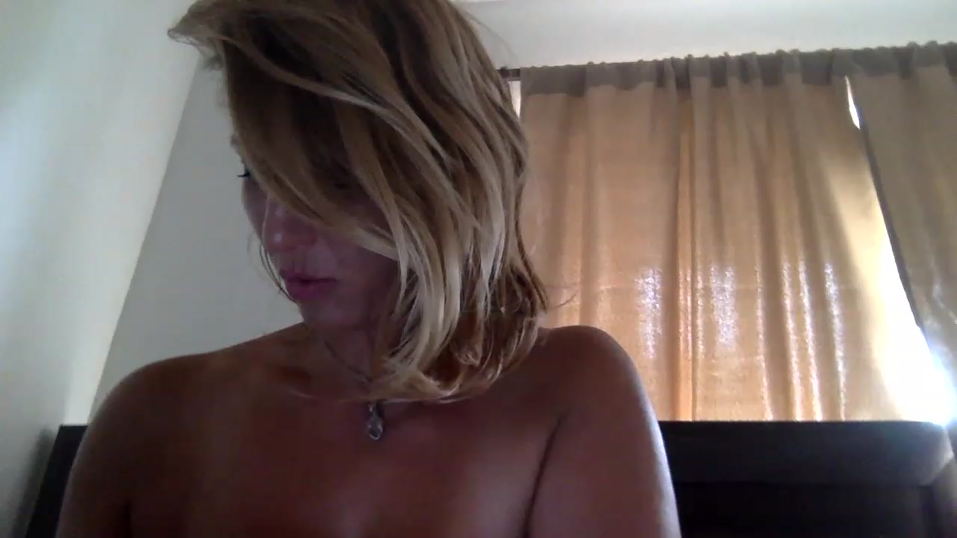 Gallery image thumbnail from GaiaBlueWater's myfreecams stream on, 01/22/2023, 18:50 image 17 of 20