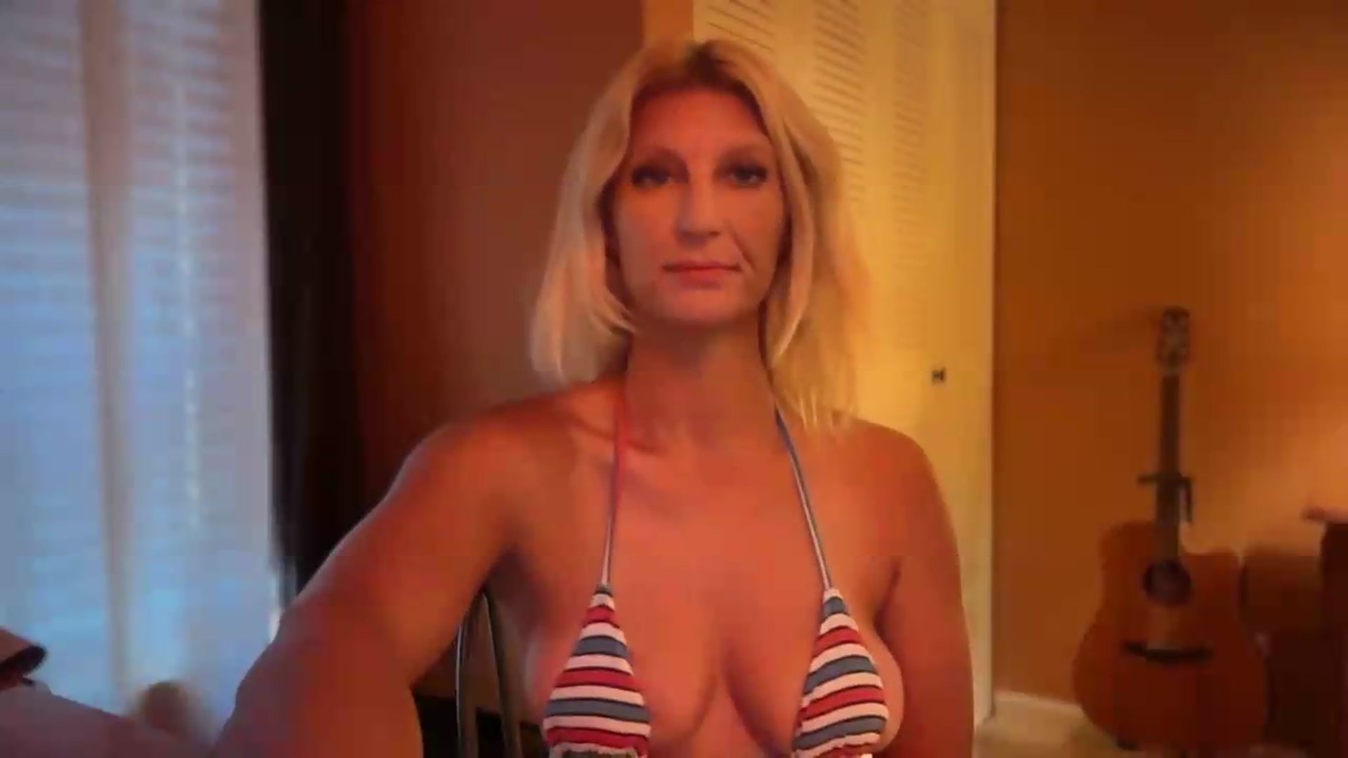 Gallery image thumbnail from GaiaWaterFire's myfreecams stream on, 06/20/2026, 15:25 image 5 of 20