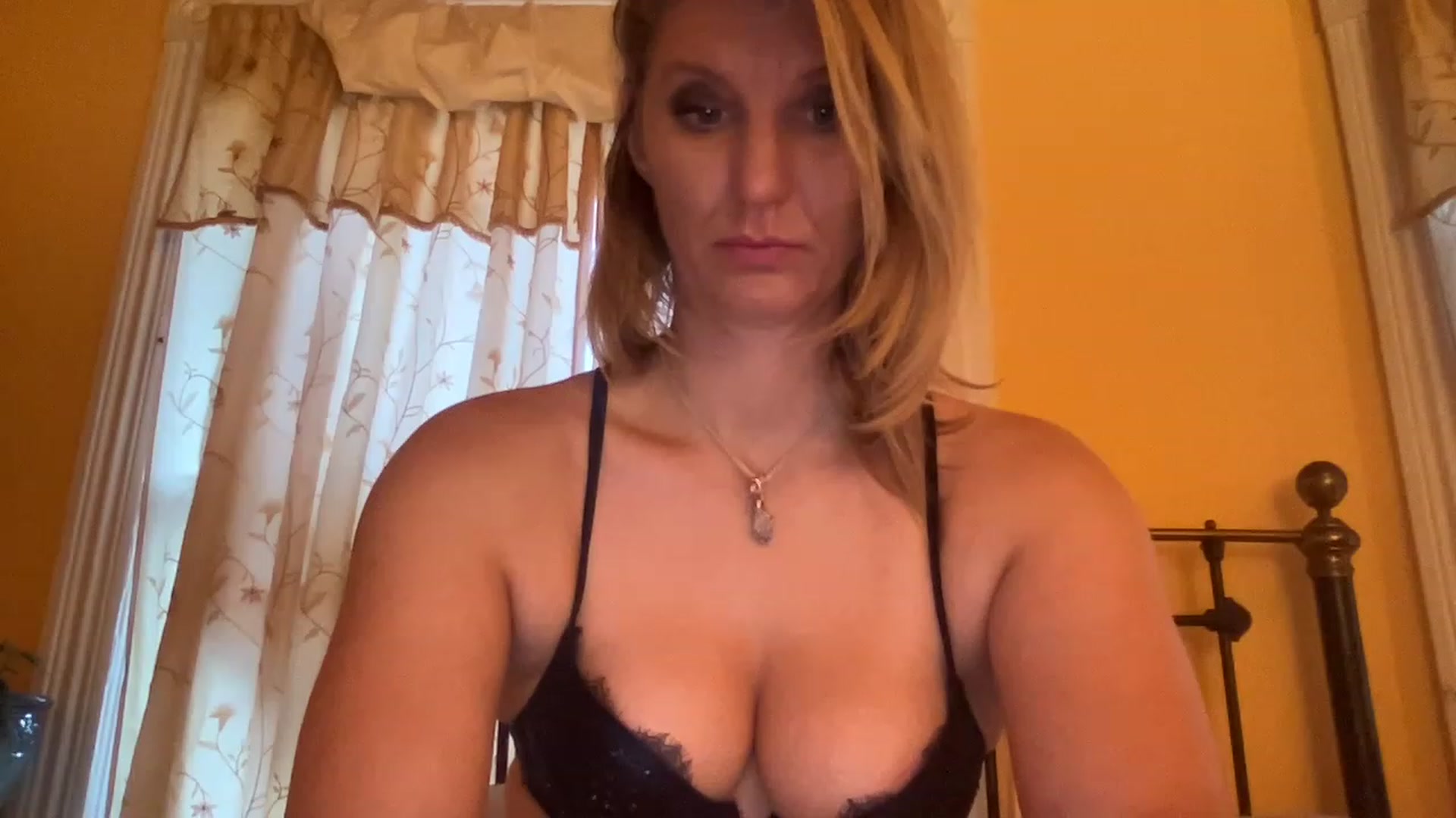 Gallery image thumbnail from GaiaWindFire's myfreecams stream on, 11/14/2022, 12:00 image 7 of 20