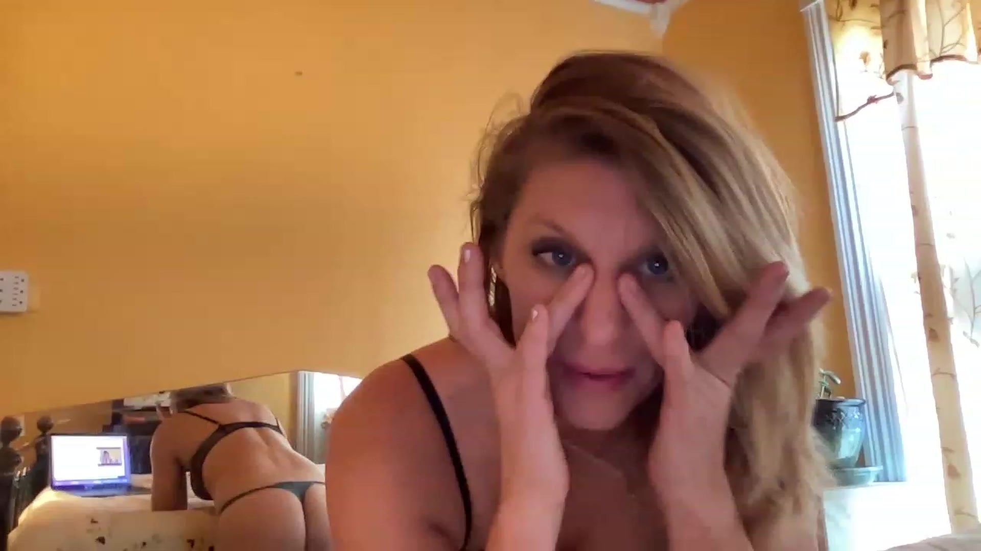 Gallery image thumbnail from GaiaWindFire's myfreecams stream on, 11/21/2022, 19:20 image 11 of 20