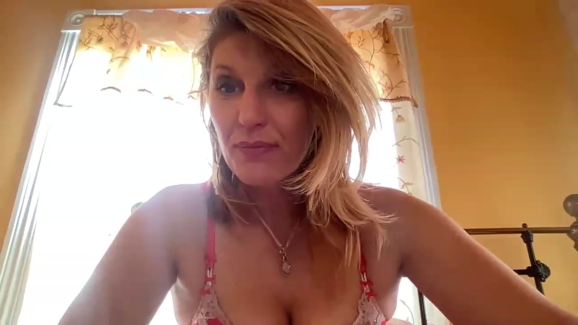 Gallery image thumbnail from GaiaWindFire's myfreecams stream on, 11/22/2022, 14:30 image 20 of 20