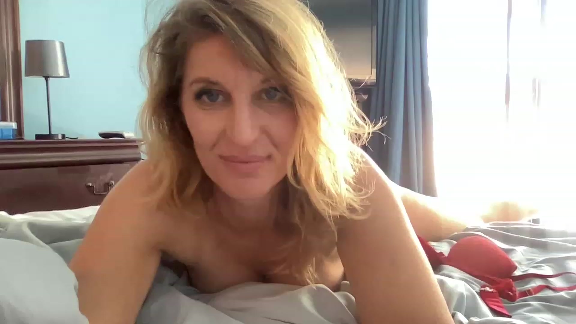Gallery image thumbnail from GaiaWindFire's myfreecams stream on, 11/29/2022, 15:09 image 16 of 20