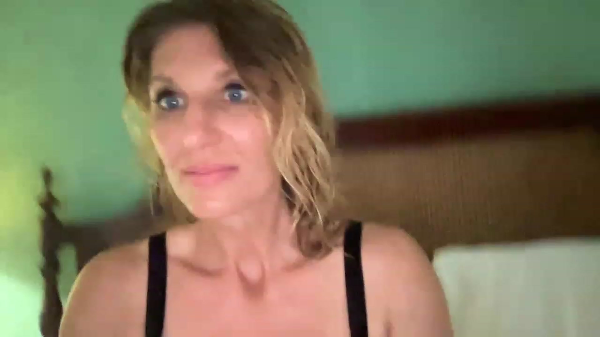 Gallery image thumbnail from GaiaWindFire's myfreecams stream on, 12/07/2022, 15:59 image 16 of 20