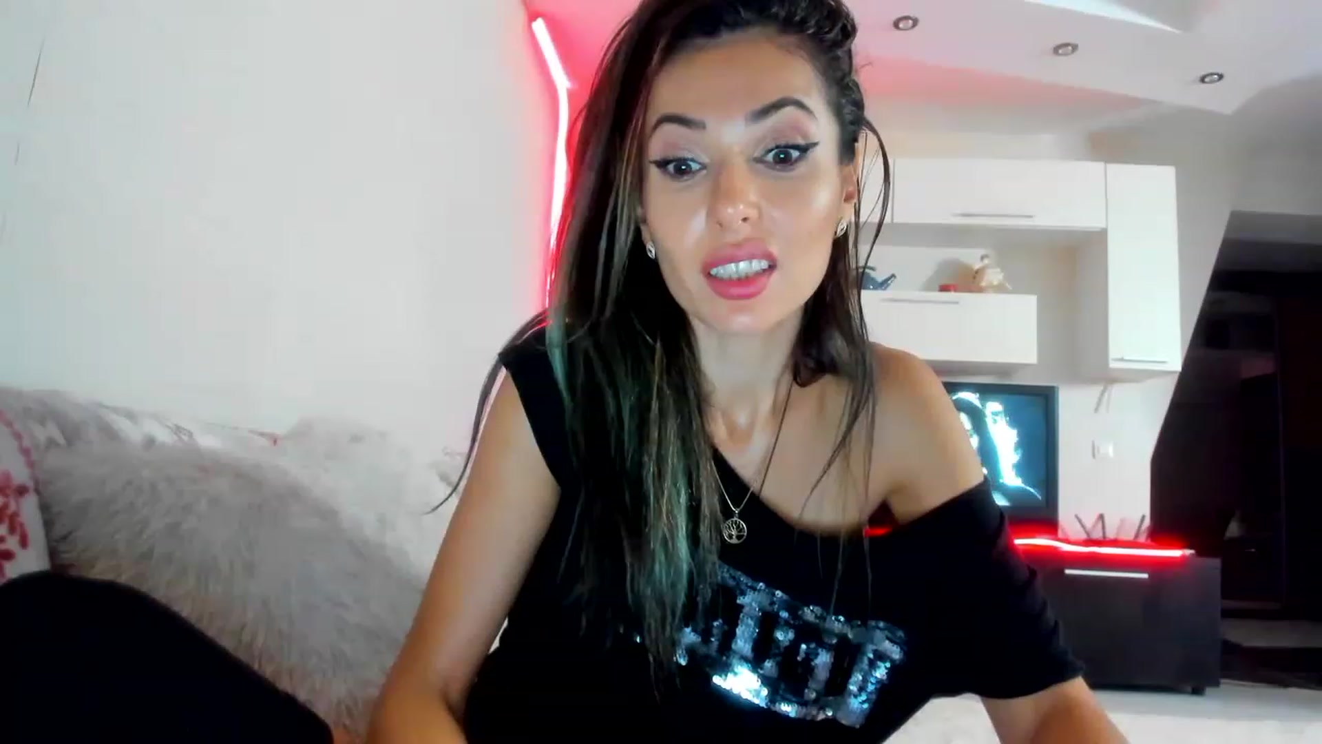 Gallery image thumbnail from GalacticTina's myfreecams stream on, 12/07/2022, 06:17 image 7 of 20