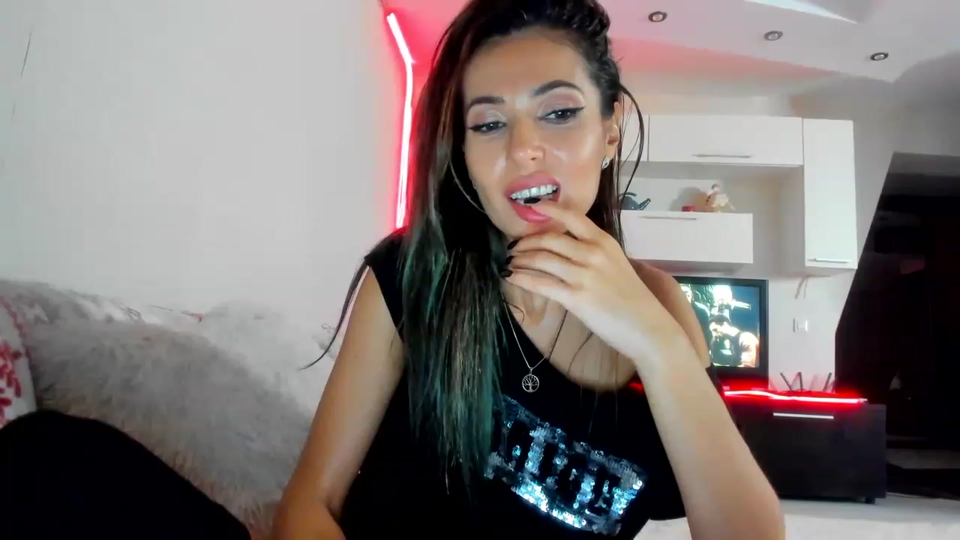 Gallery image thumbnail from GalacticTina's myfreecams stream on, 12/07/2022, 06:17 image 10 of 20