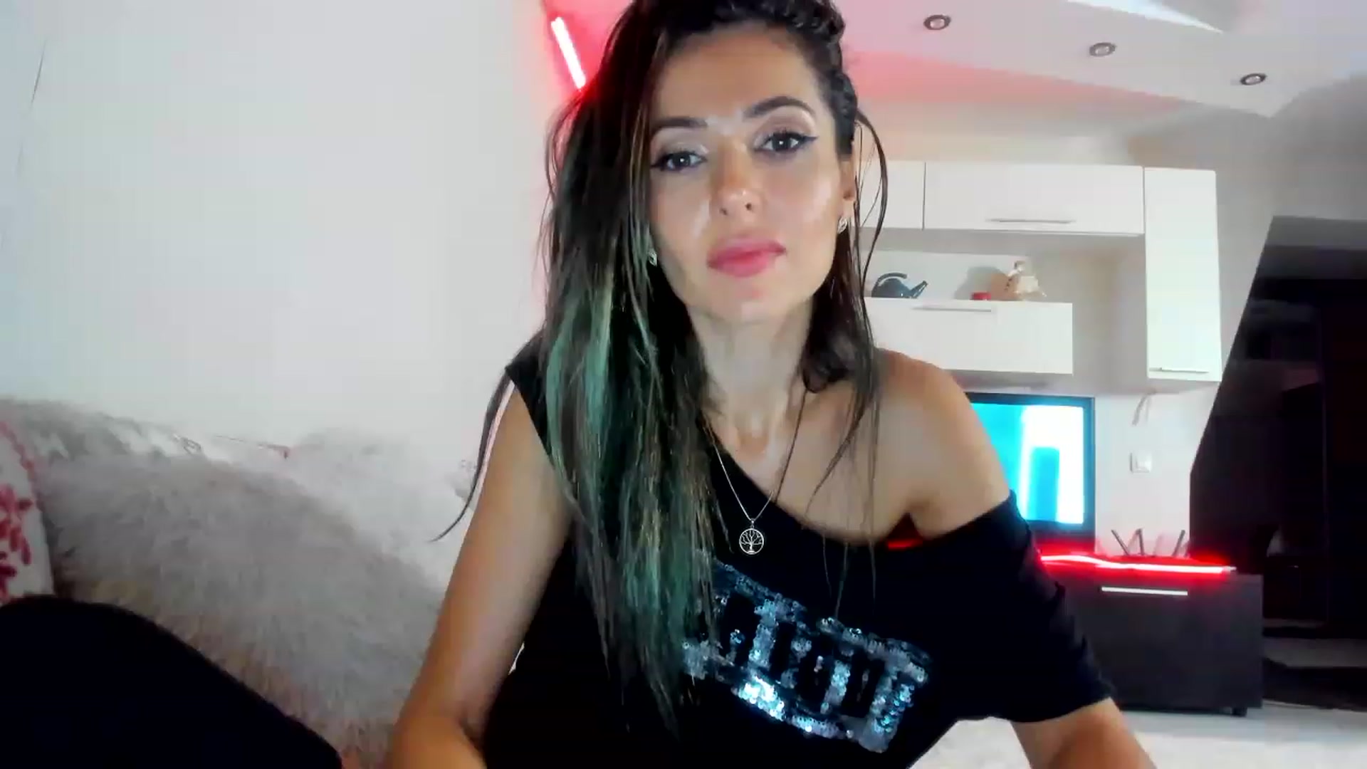 Gallery image thumbnail from GalacticTina's myfreecams stream on, 12/07/2022, 06:17 image 8 of 20