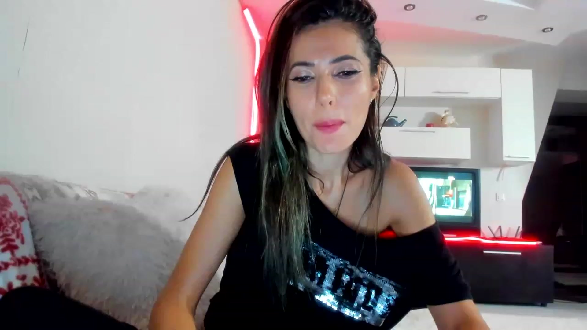 Gallery image thumbnail from GalacticTina's myfreecams stream on, 12/07/2022, 06:17 image 20 of 20