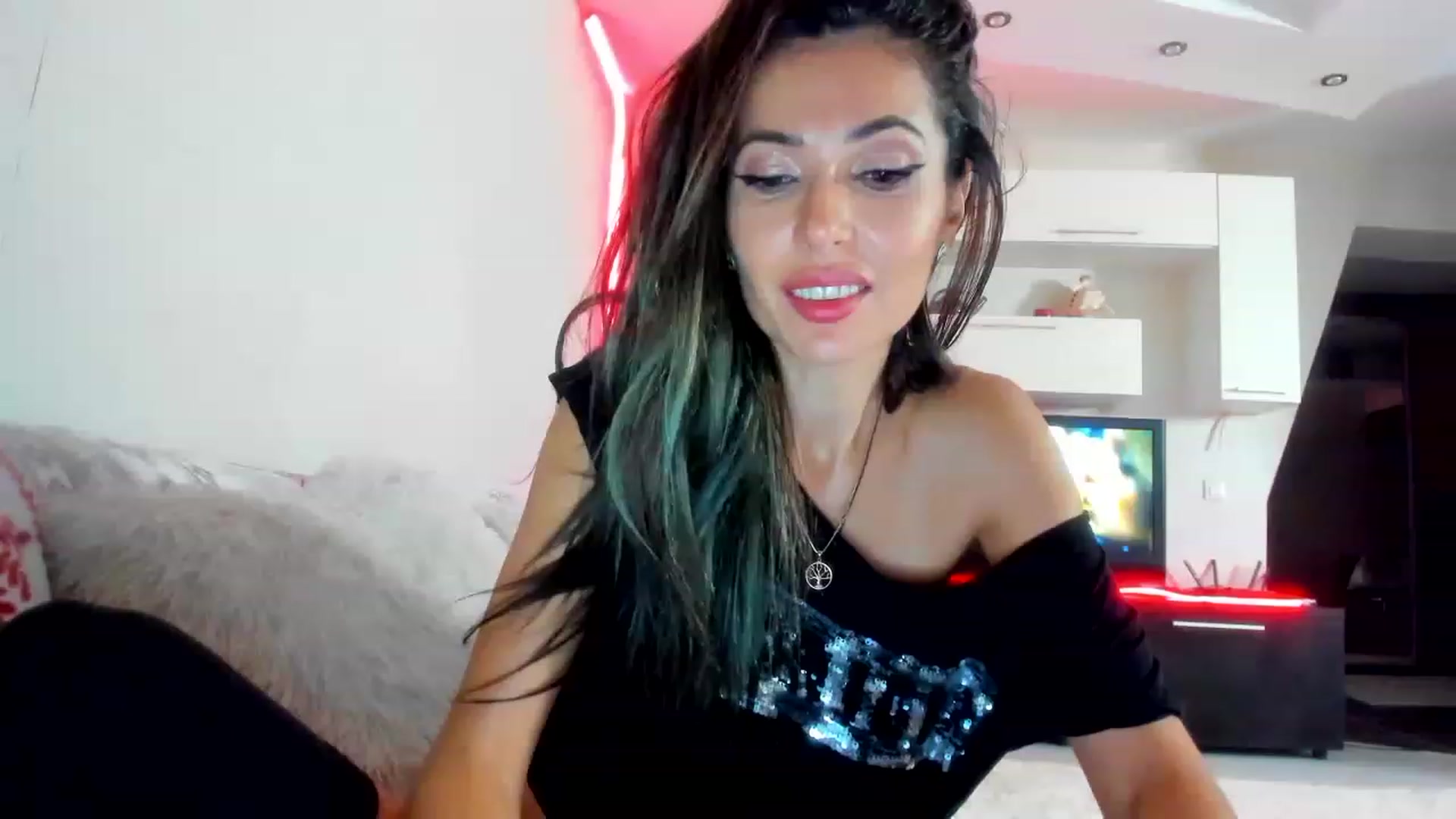 Gallery image thumbnail from GalacticTina's myfreecams stream on, 12/07/2022, 06:17 image 2 of 20