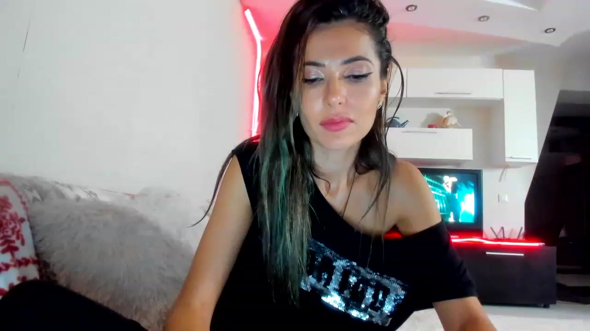 Gallery image thumbnail from GalacticTina's myfreecams stream on, 12/07/2022, 06:17 image 14 of 20