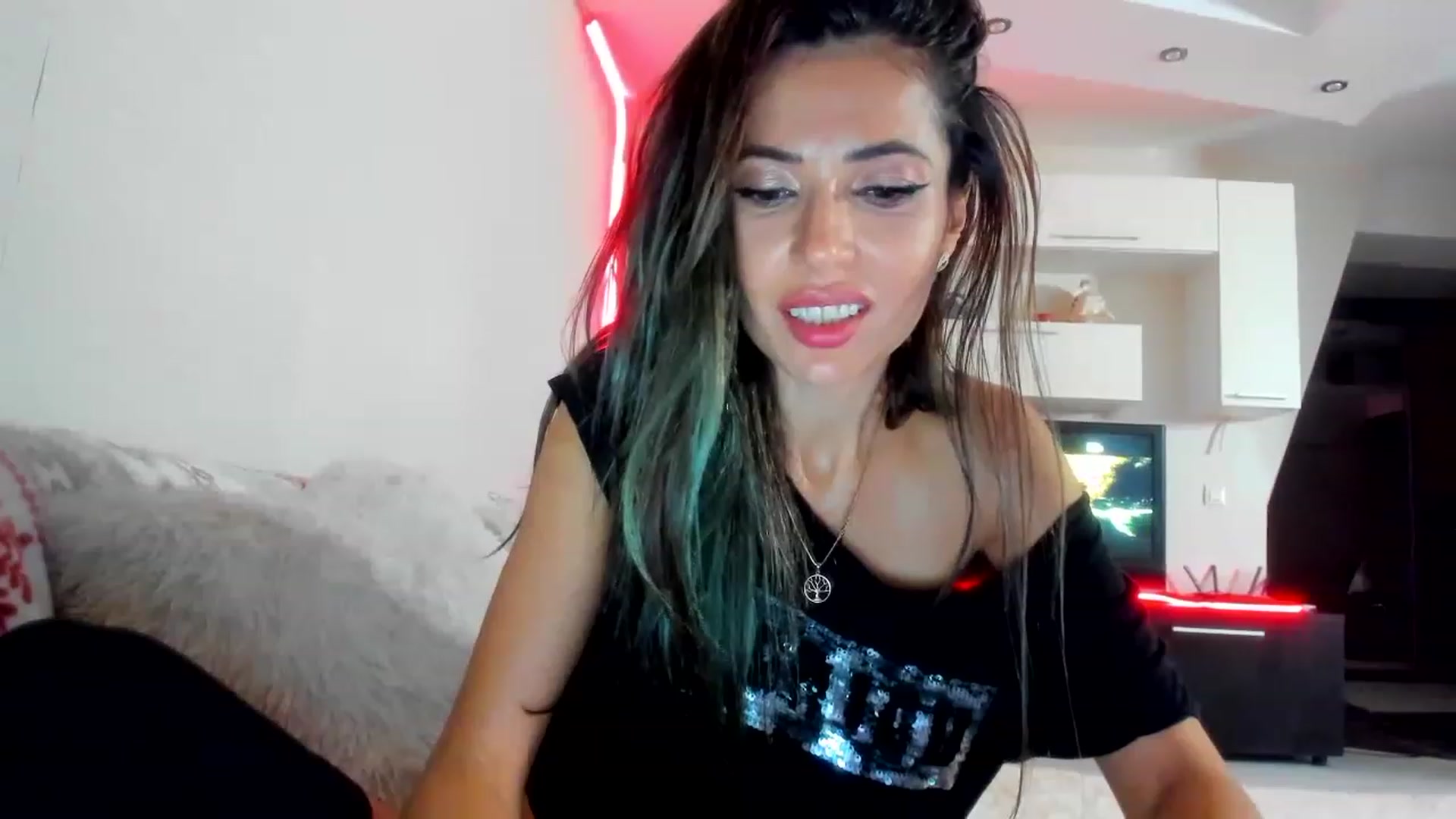 Gallery image thumbnail from GalacticTina's myfreecams stream on, 12/07/2022, 06:17 image 4 of 20