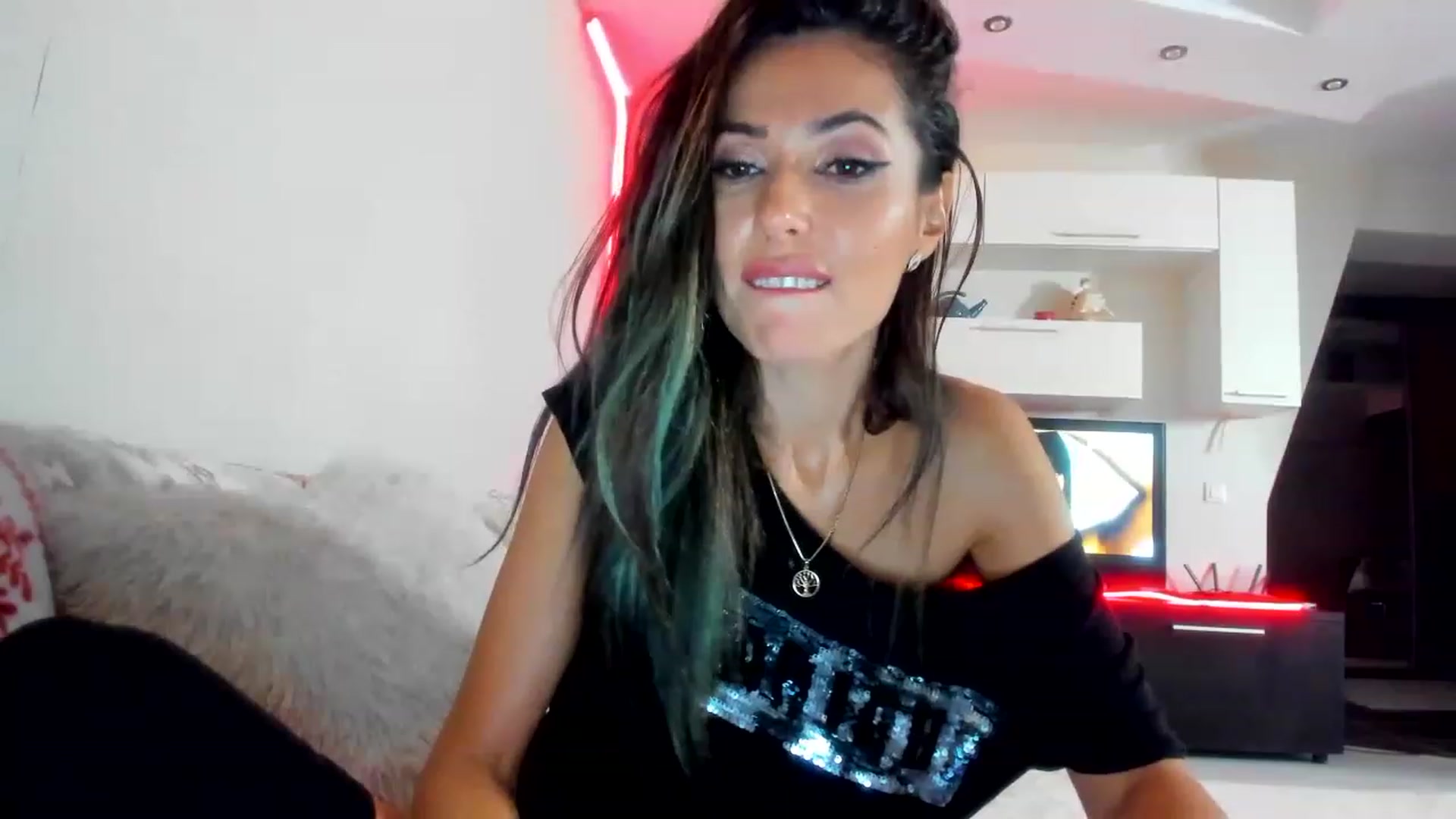 Gallery image thumbnail from GalacticTina's myfreecams stream on, 12/07/2022, 06:17 image 6 of 20