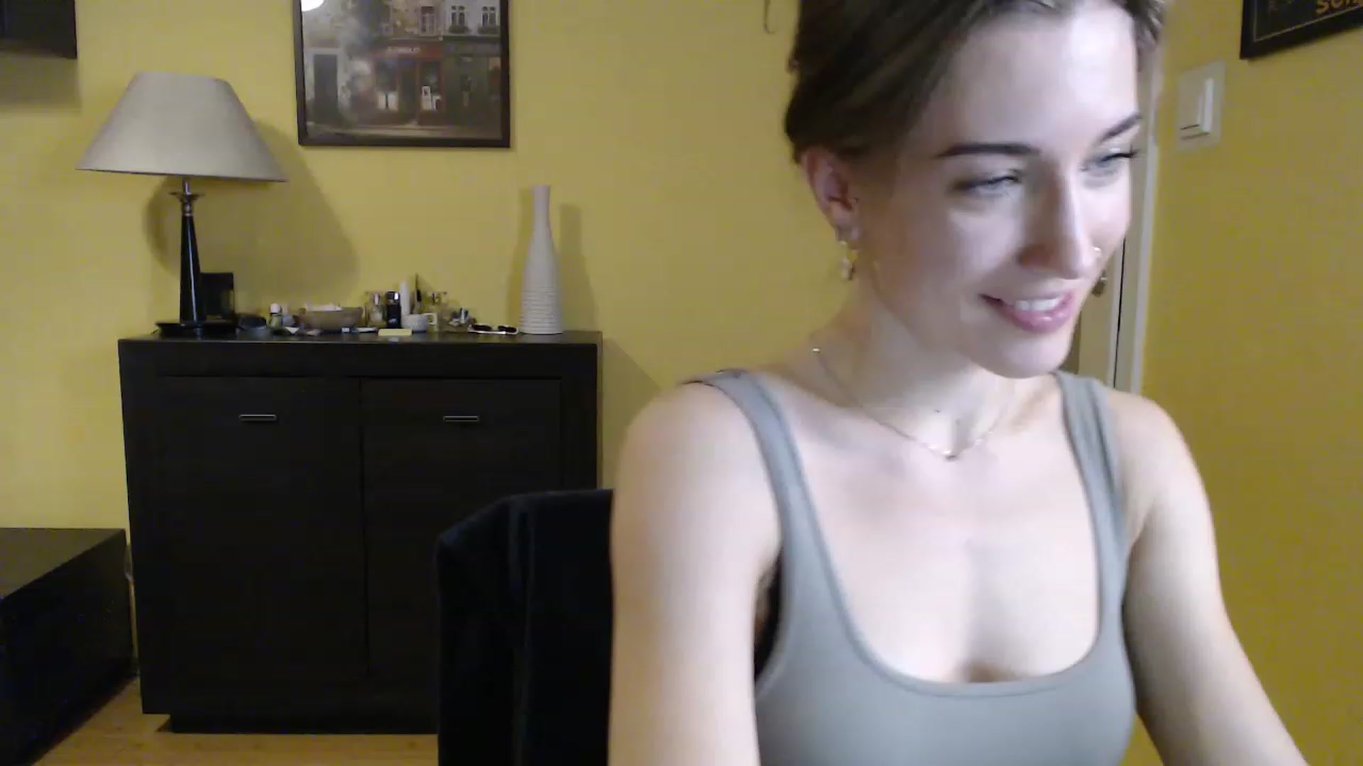 Gallery image thumbnail from GalaxyAnisia's myfreecams stream on, 12/23/2022, 15:22 image 19 of 20