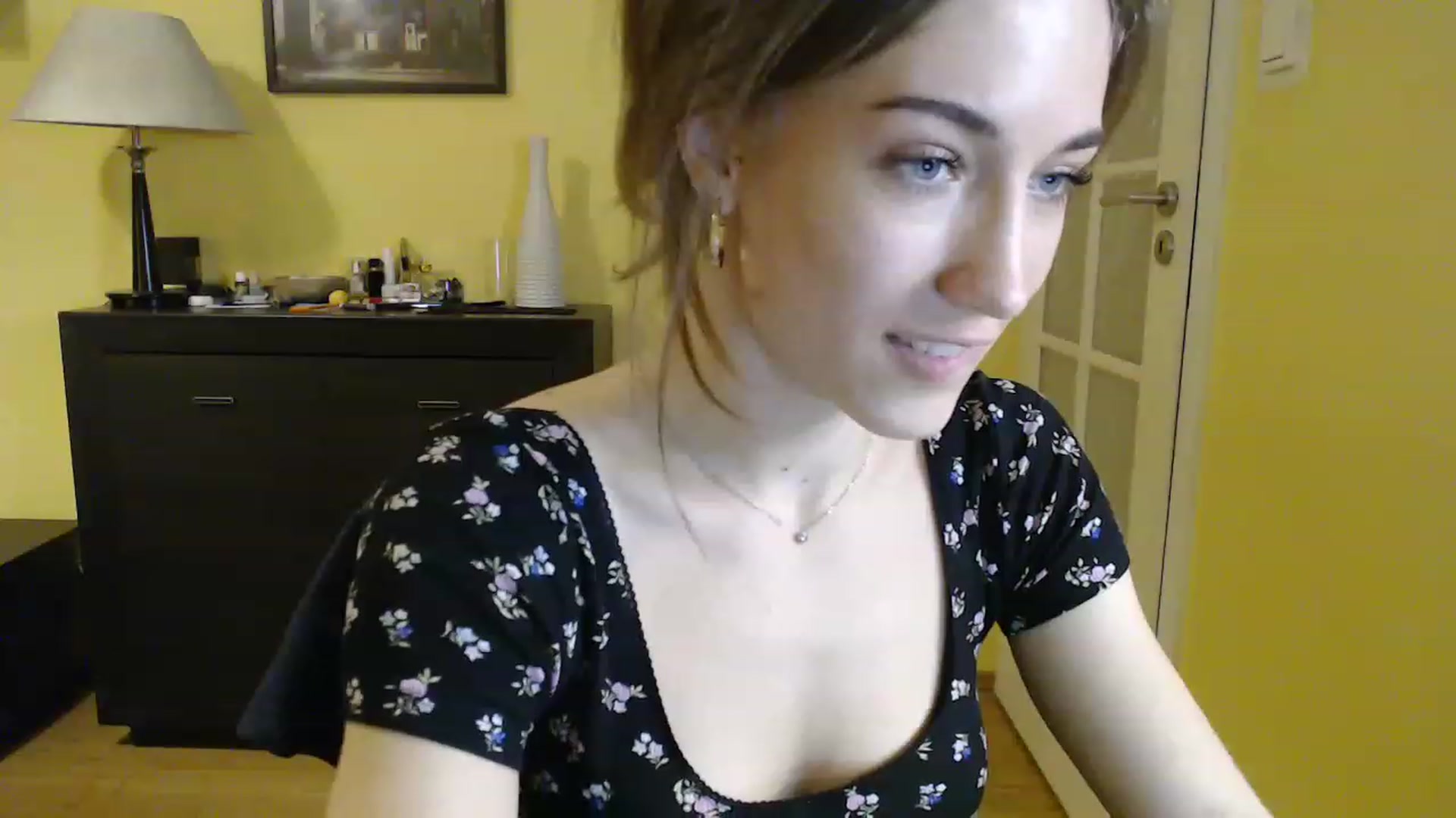 Gallery image thumbnail from GalaxyAnisia's myfreecams stream on, 12/26/2022, 21:37 image 17 of 20